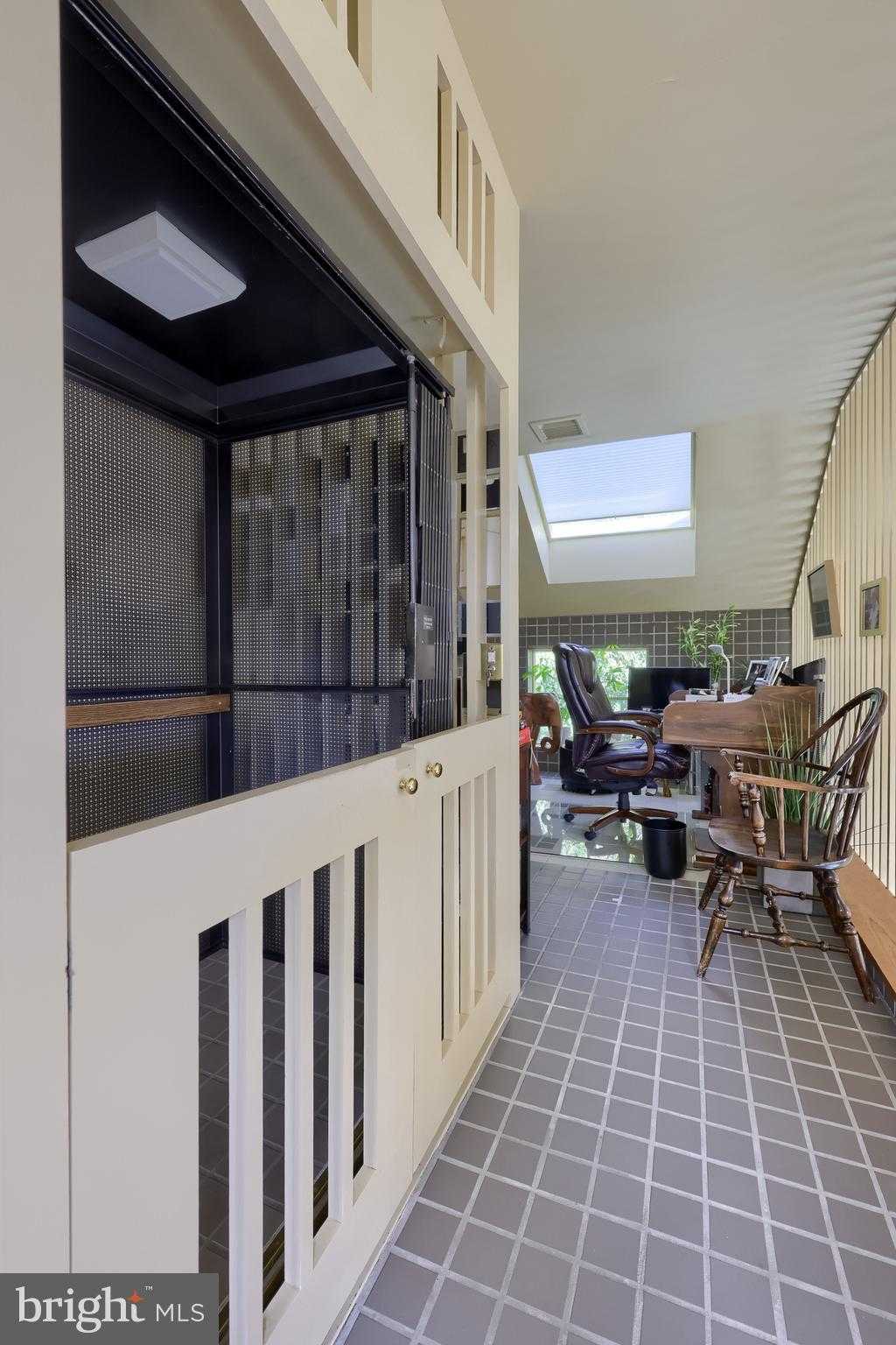 81 S Linden St photo 45