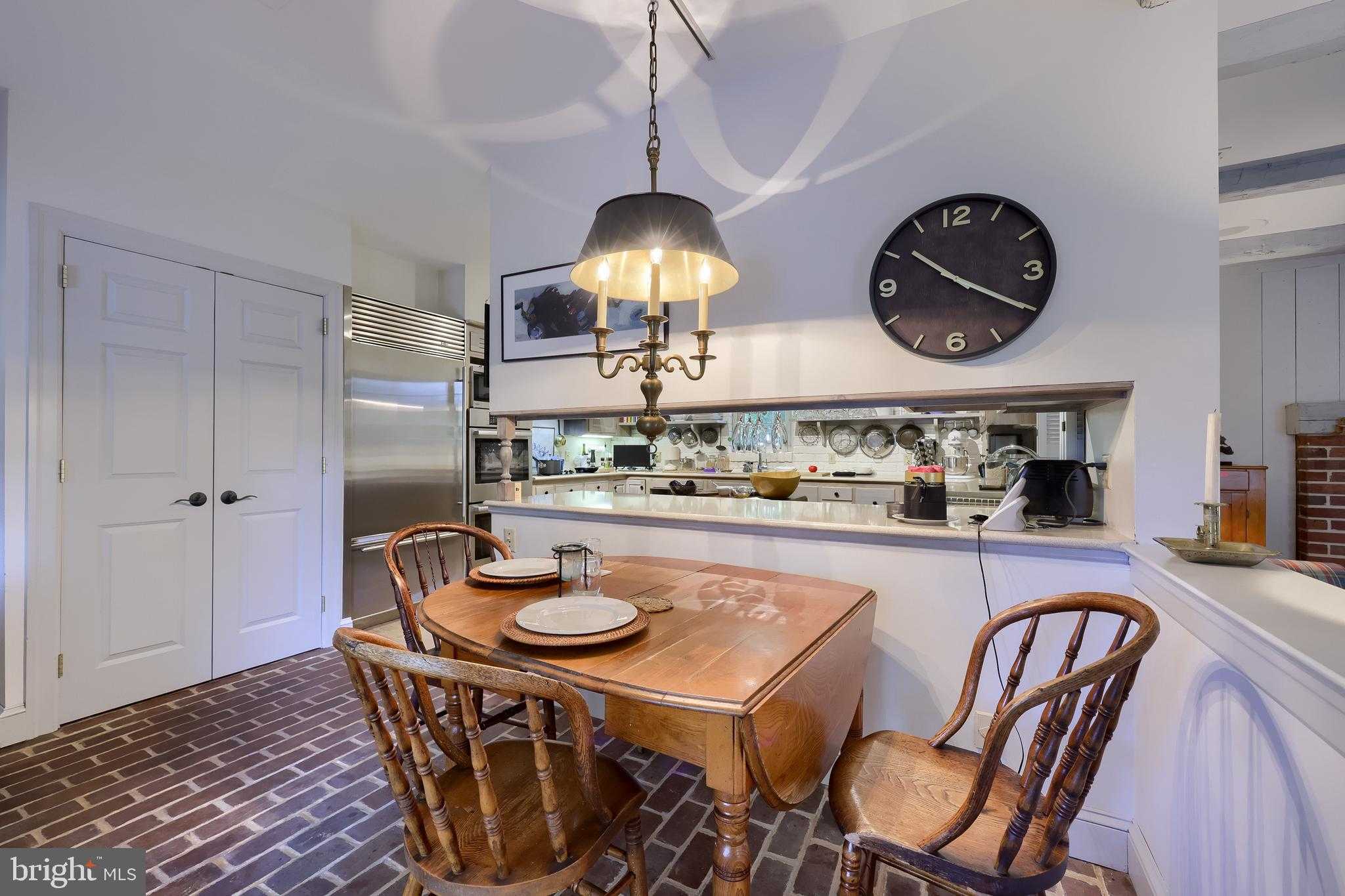 81 S Linden St photo 6