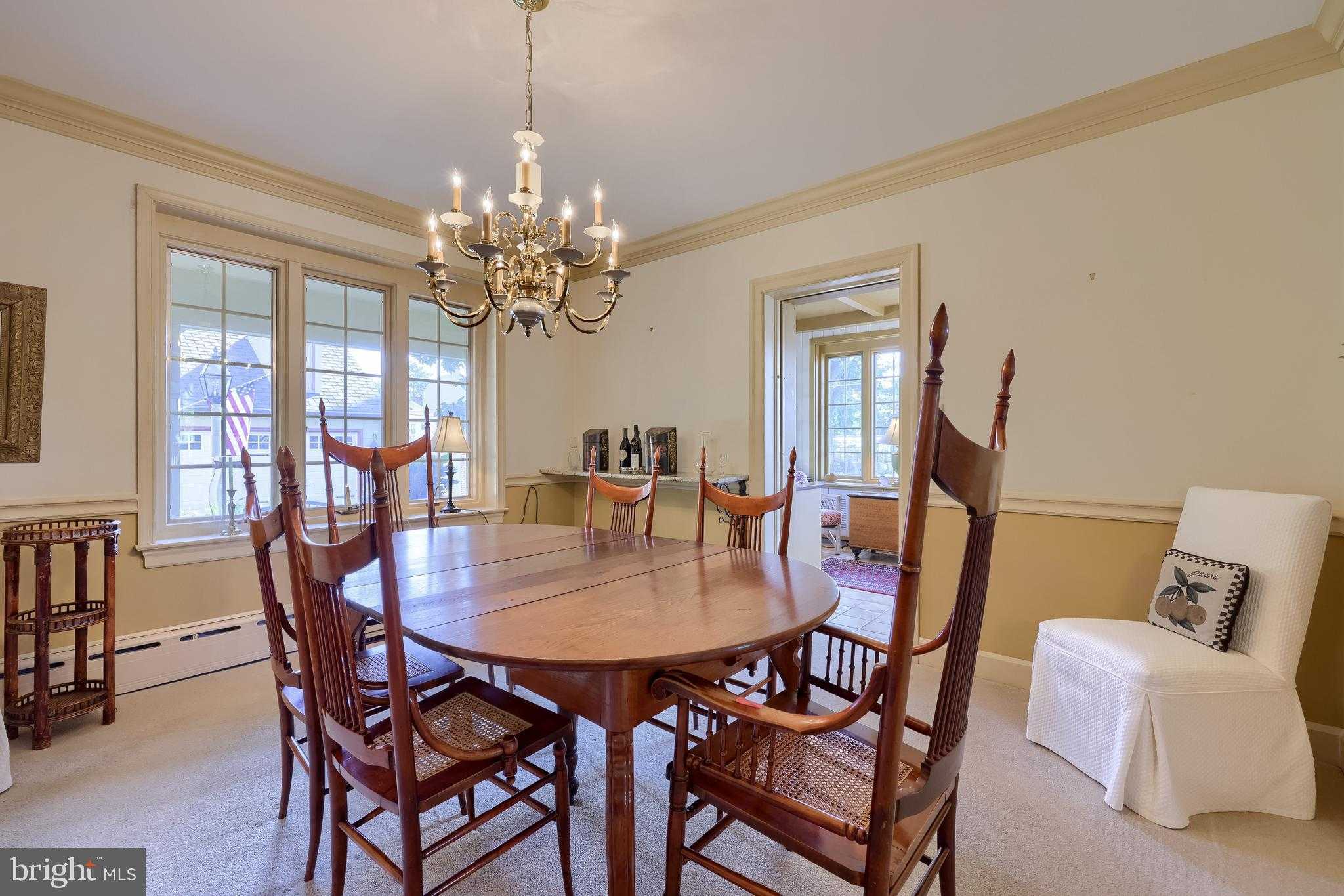 81 S Linden St photo 7