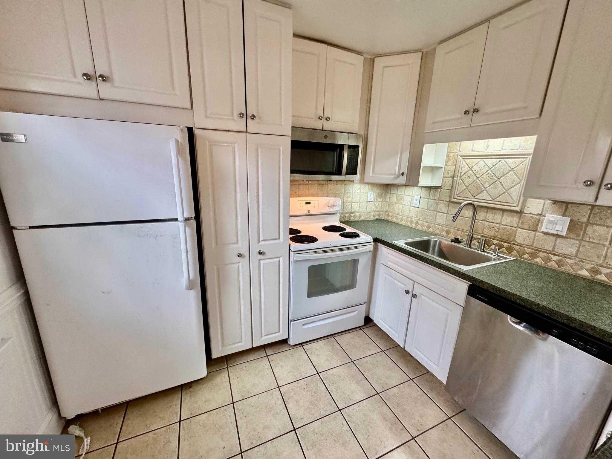 246 Cypress Creek Rd photo 18