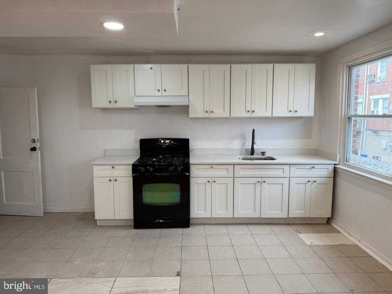 1243 Hellerman St photo 7