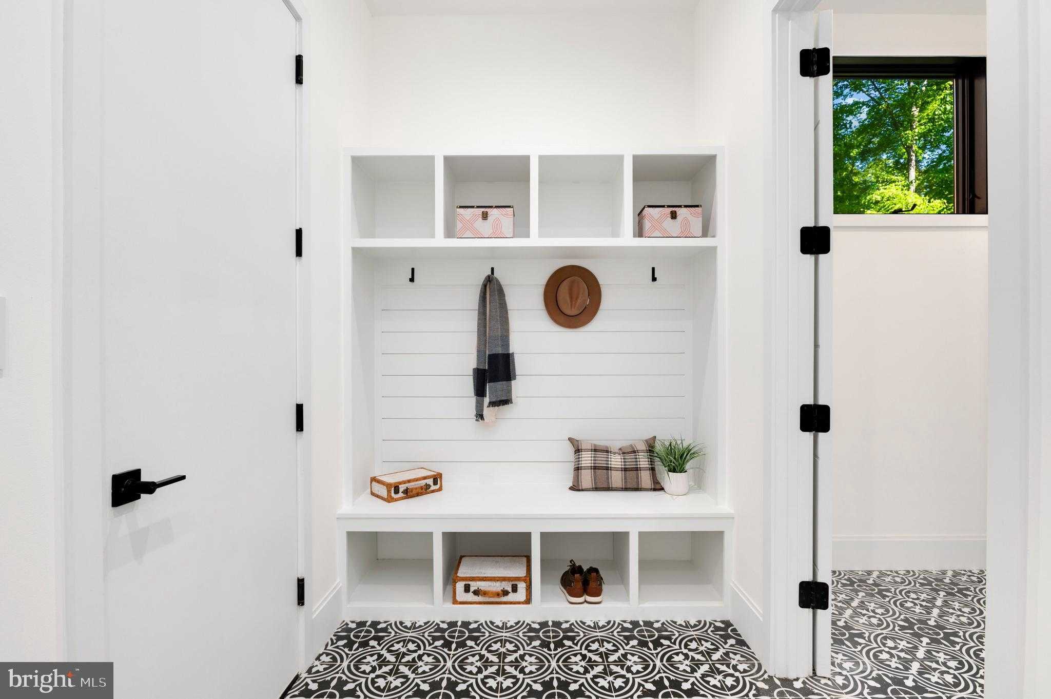 6921 Granby St photo 16