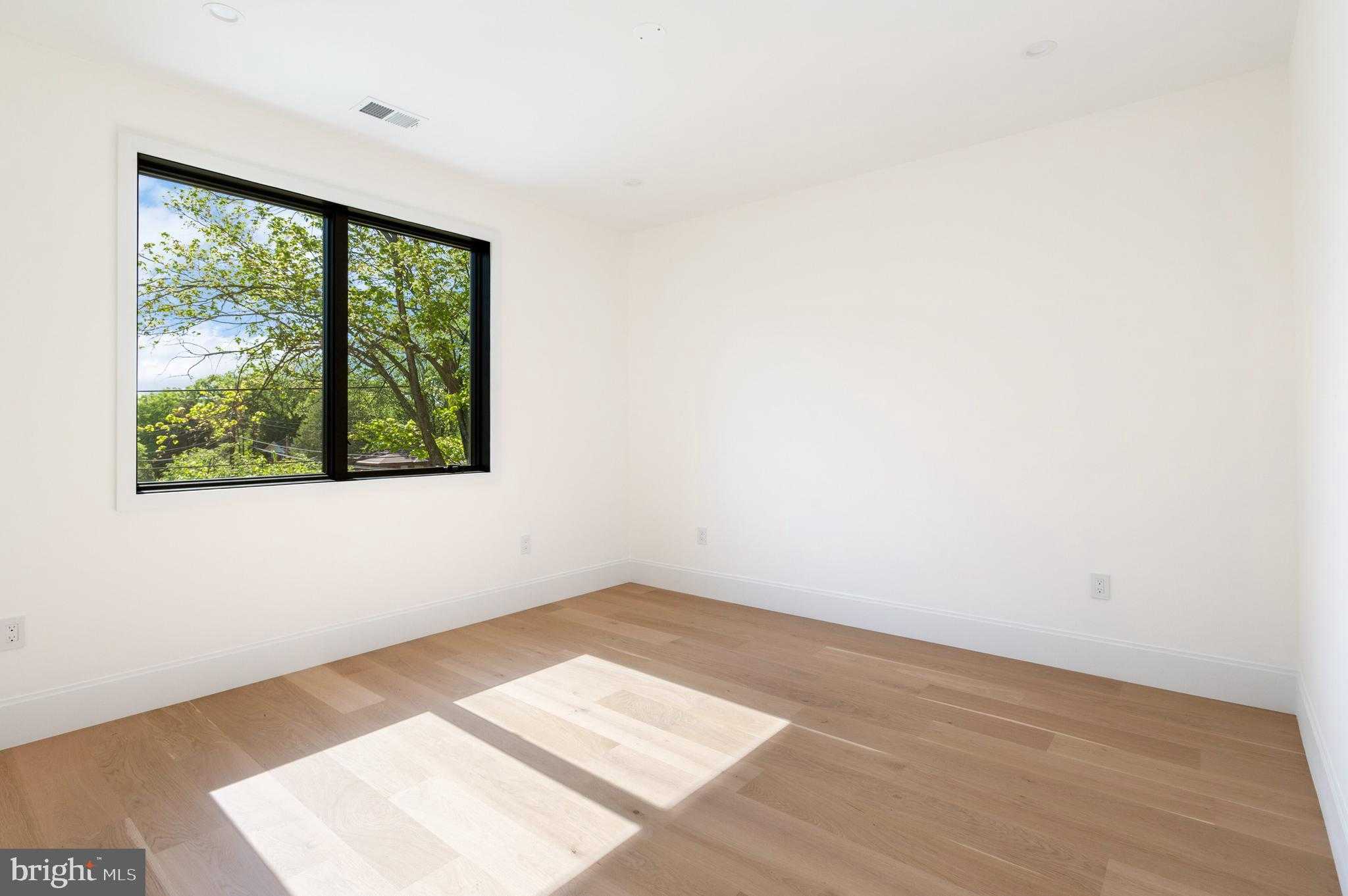 6921 Granby St photo 27