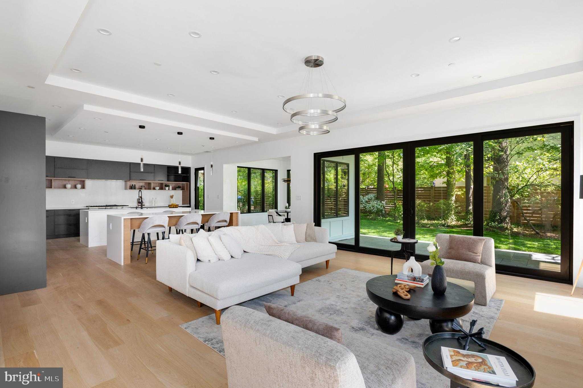 6921 Granby St photo 3