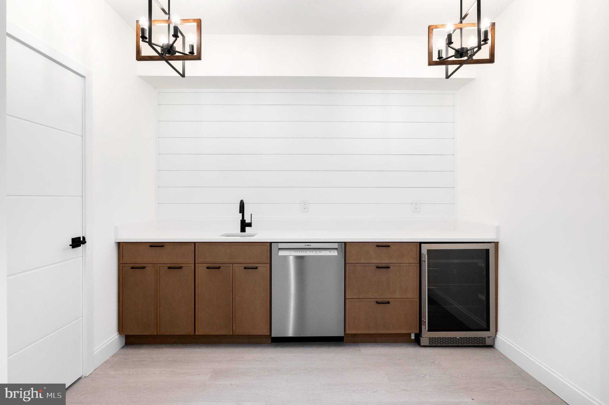 6921 Granby St photo 34