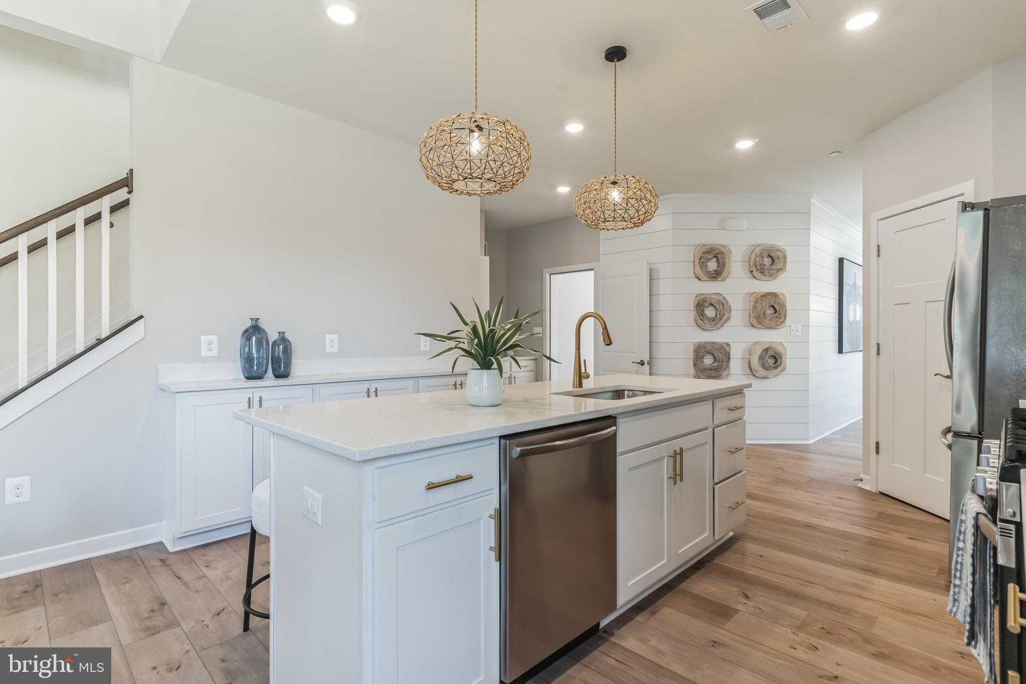 706 Aldora Dr photo 19