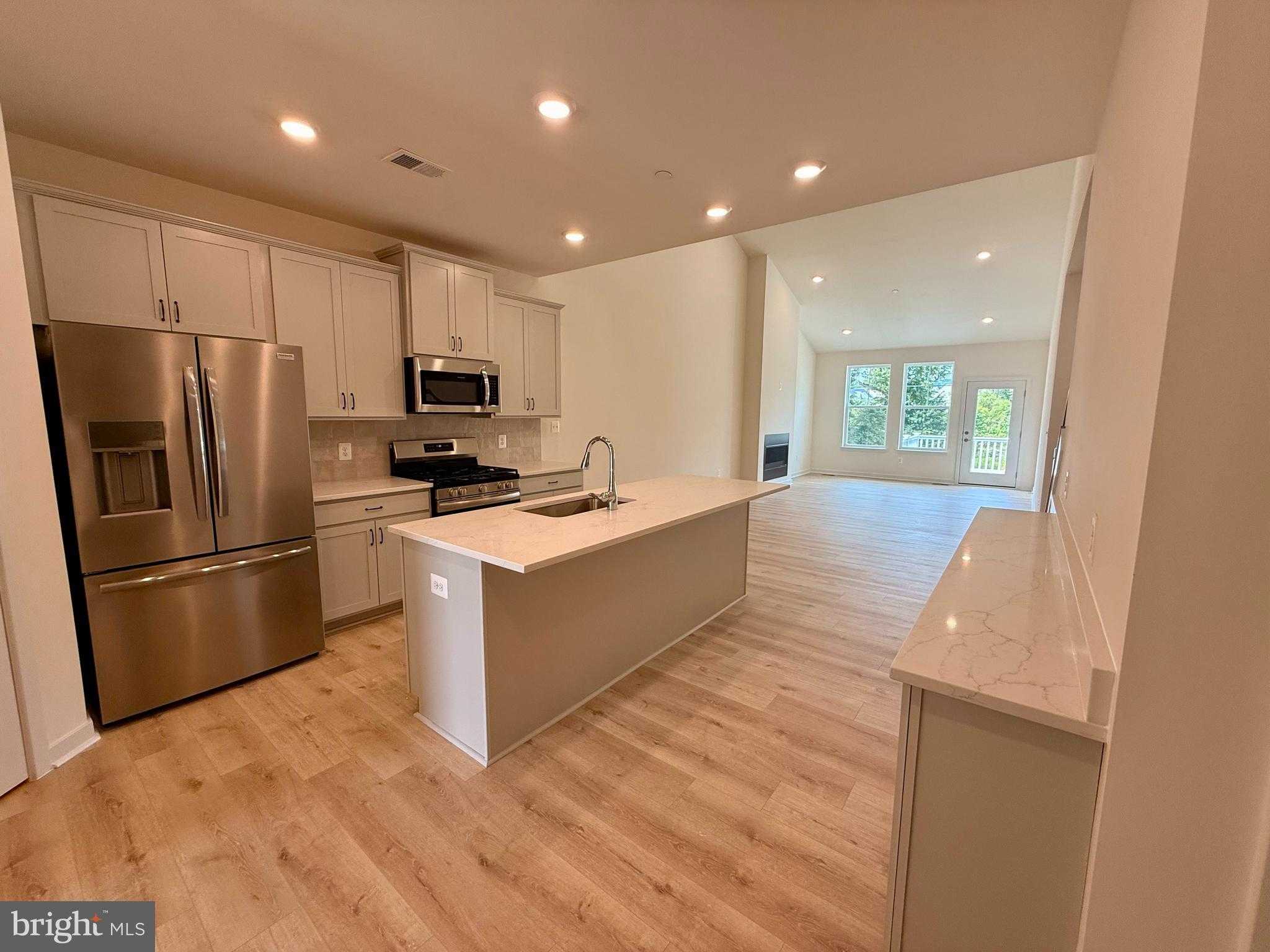 706 Aldora Dr photo 35