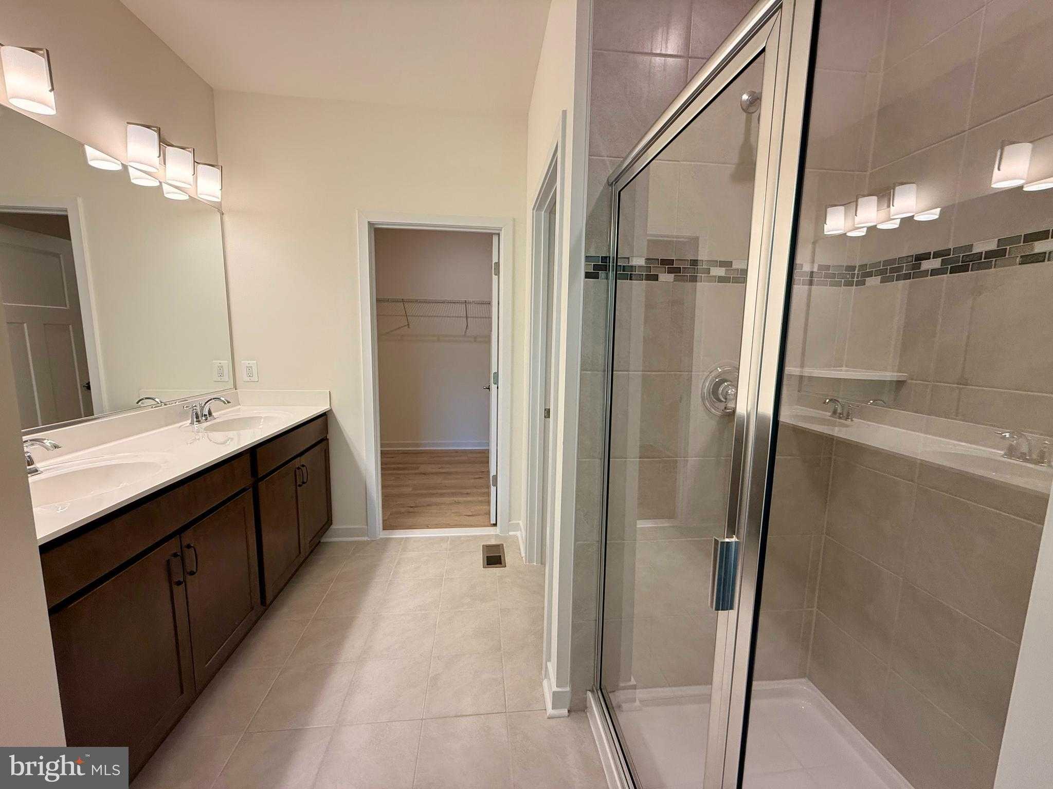 706 Aldora Dr photo 37