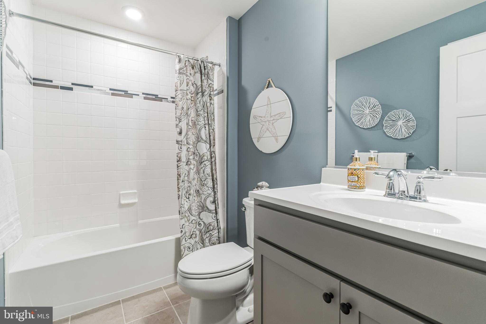 706 Aldora Dr photo 4