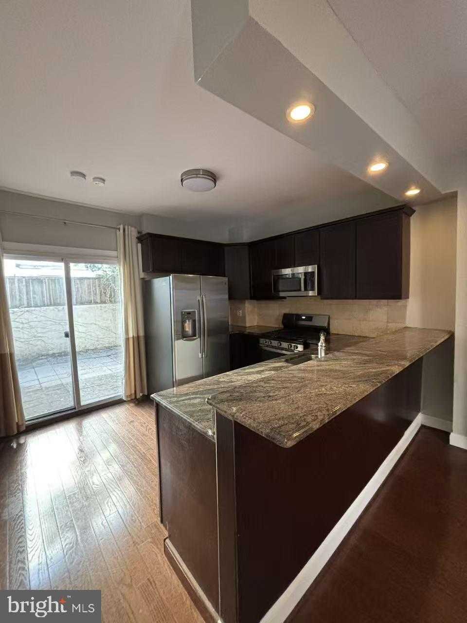 1613 Lombard St photo 5