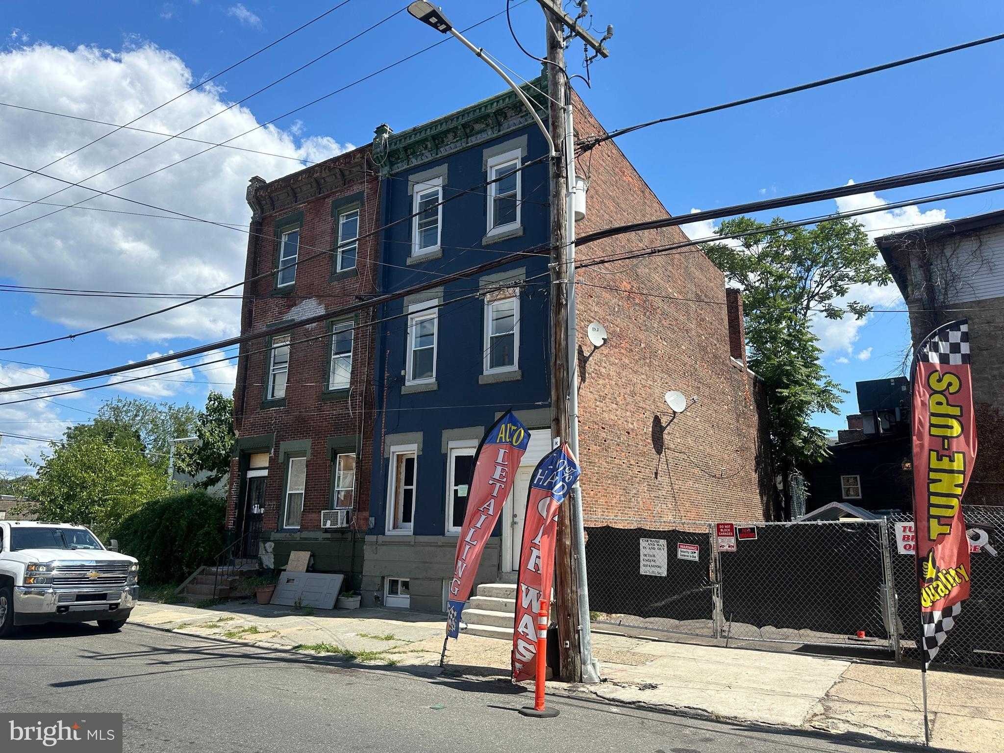 2715 N 12th St photo 2