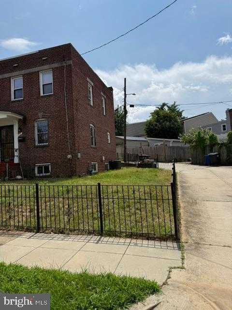 1415 Bangor St SE photo 2