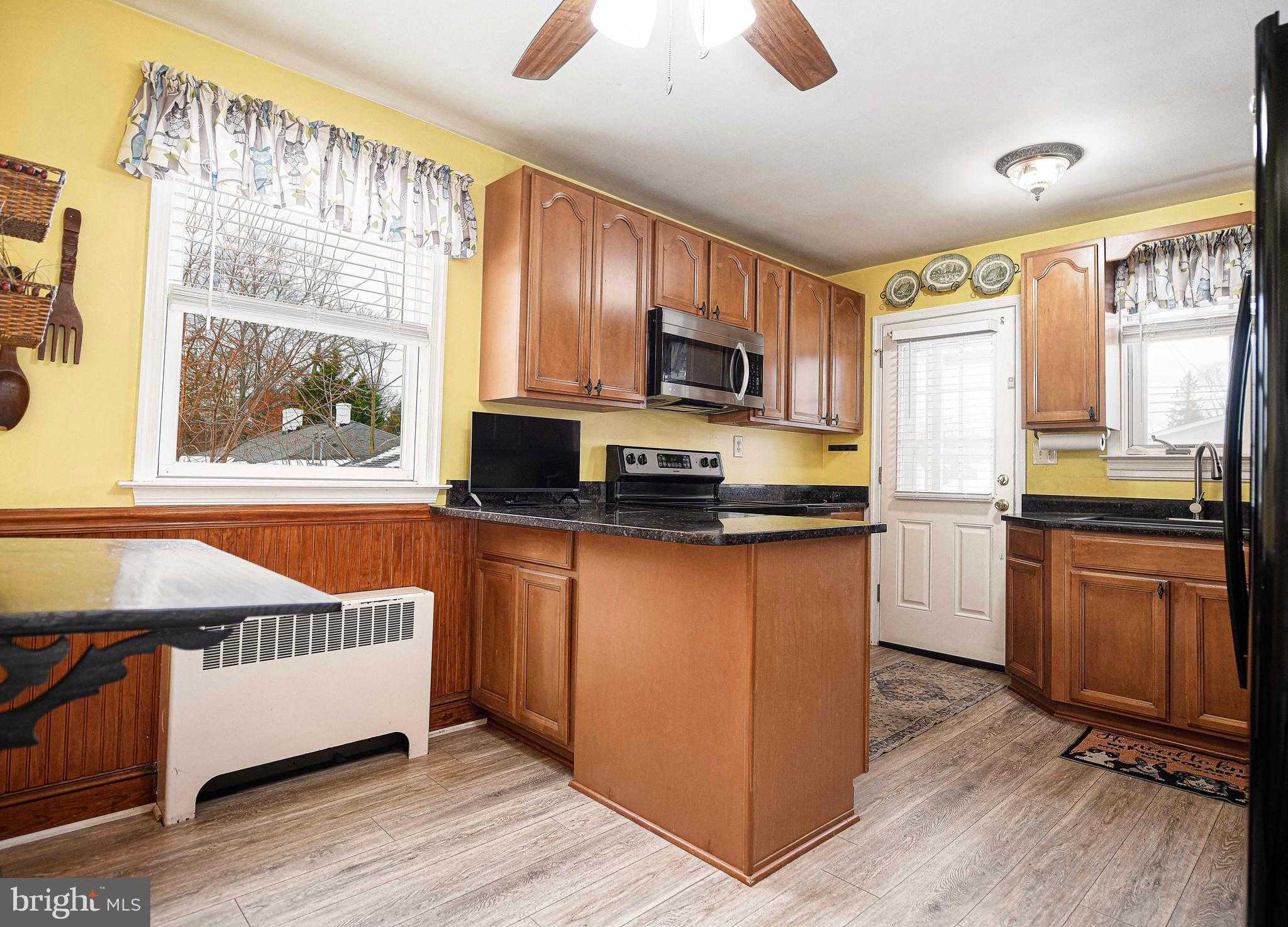 108 Archer St photo 11