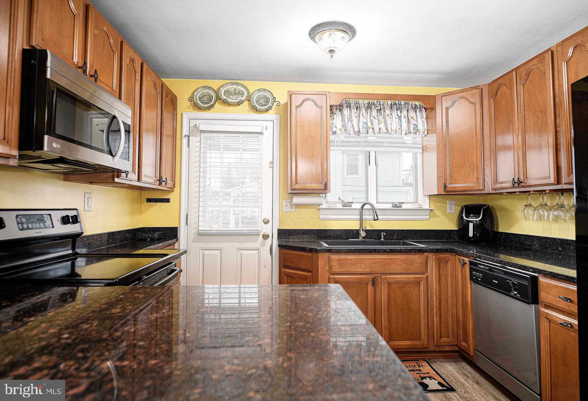 108 Archer St photo 13