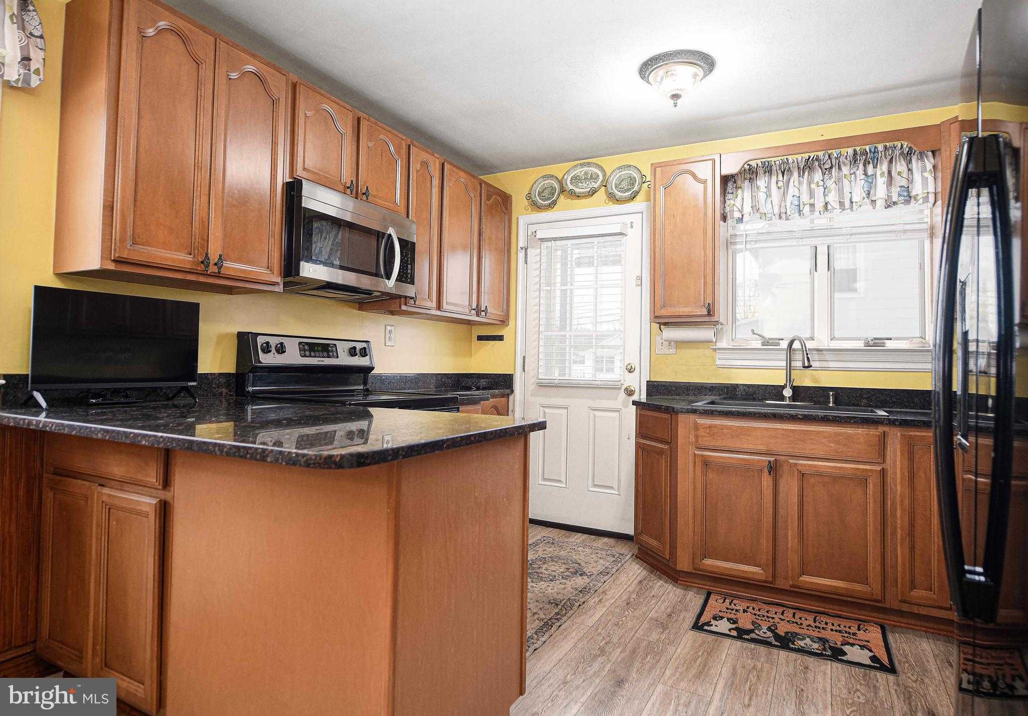 108 Archer St photo 15