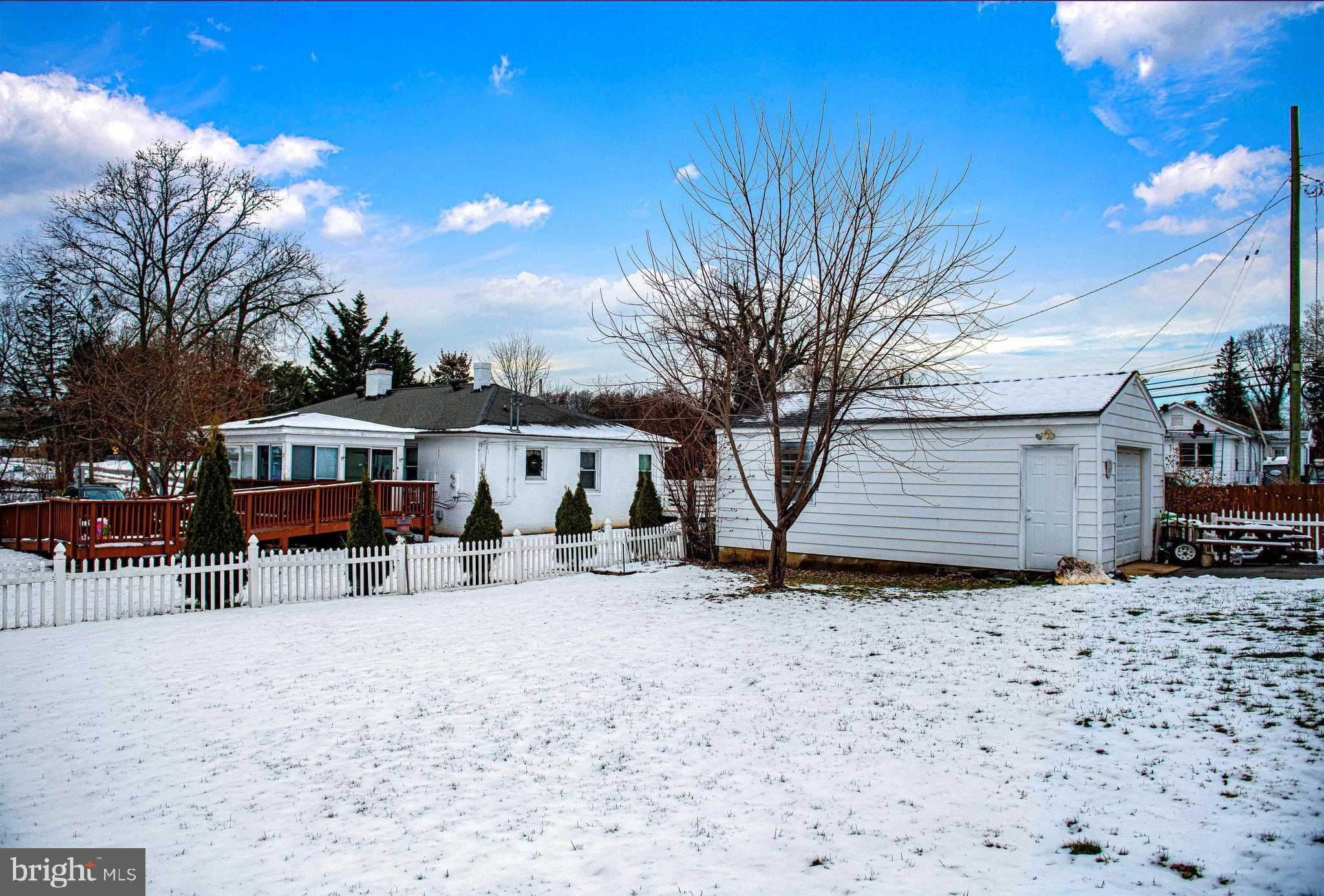 108 Archer St photo 30