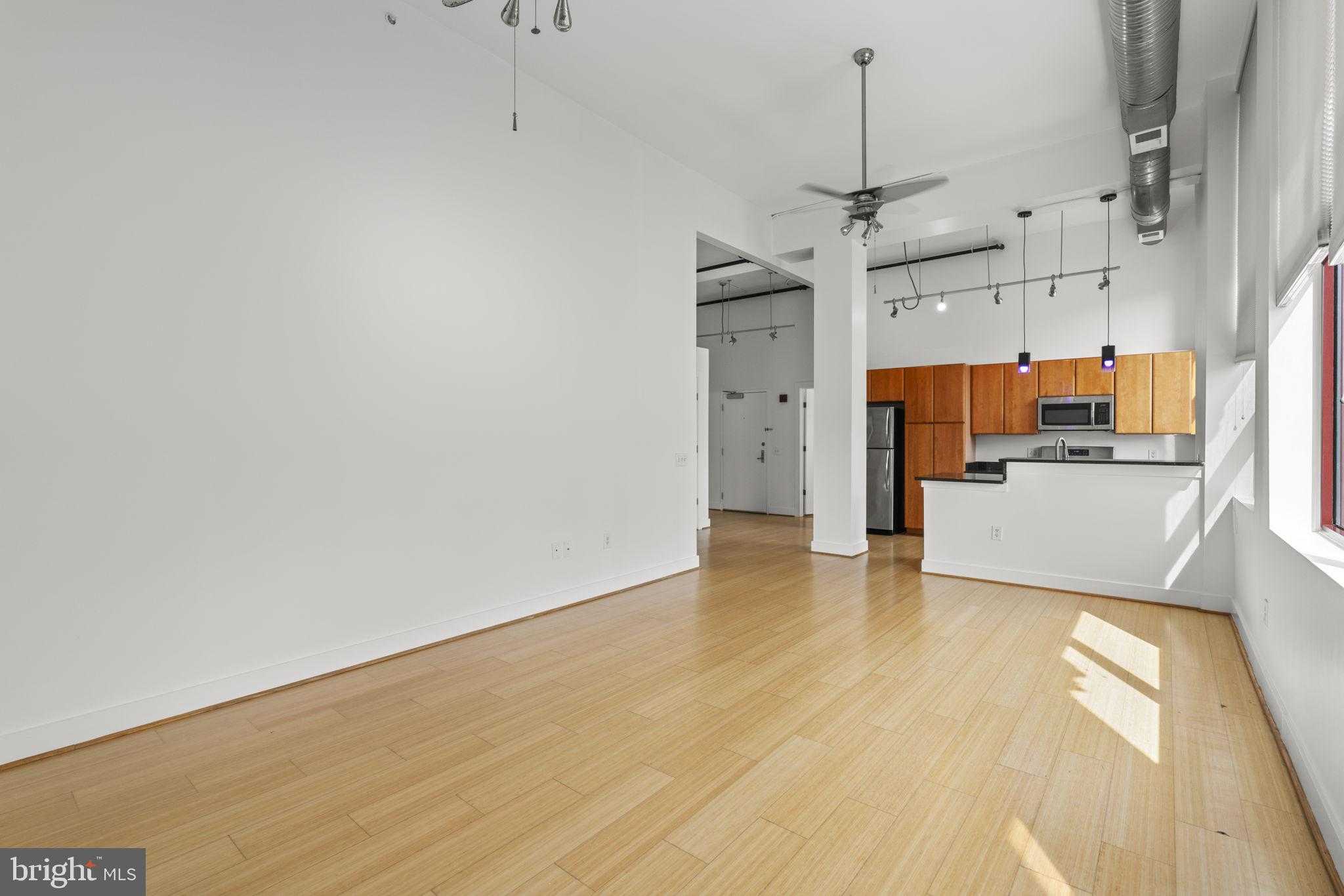 22 S Howard St # R401 photo 10