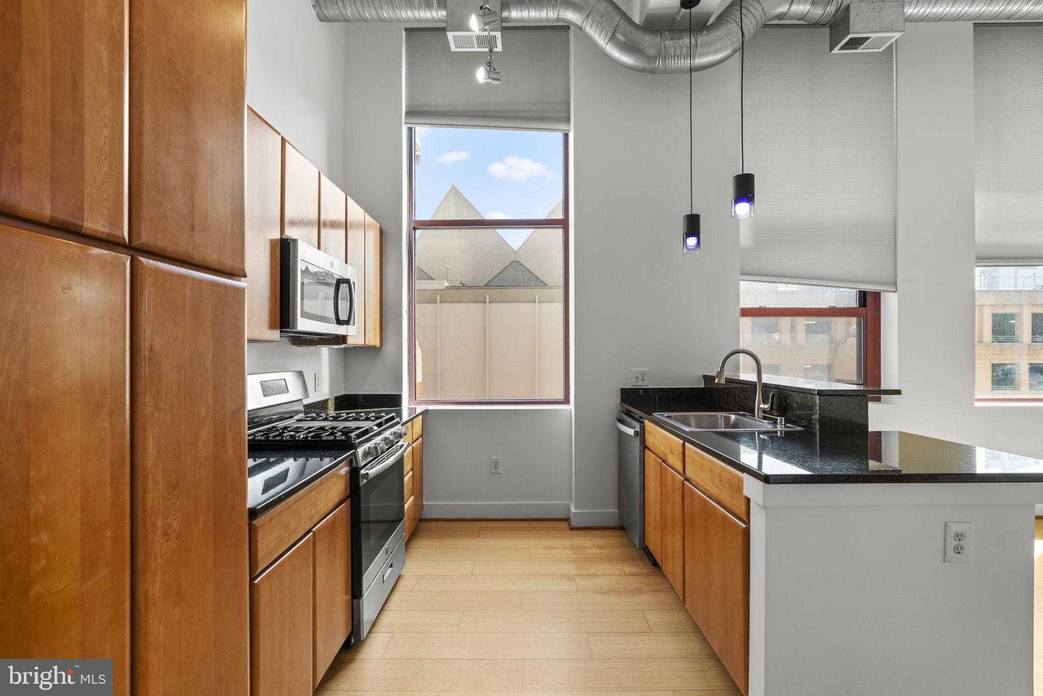 22 S Howard St # R401 photo 16