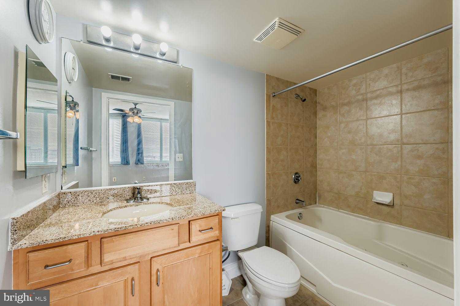 414 Water St Apt 1703 photo 16