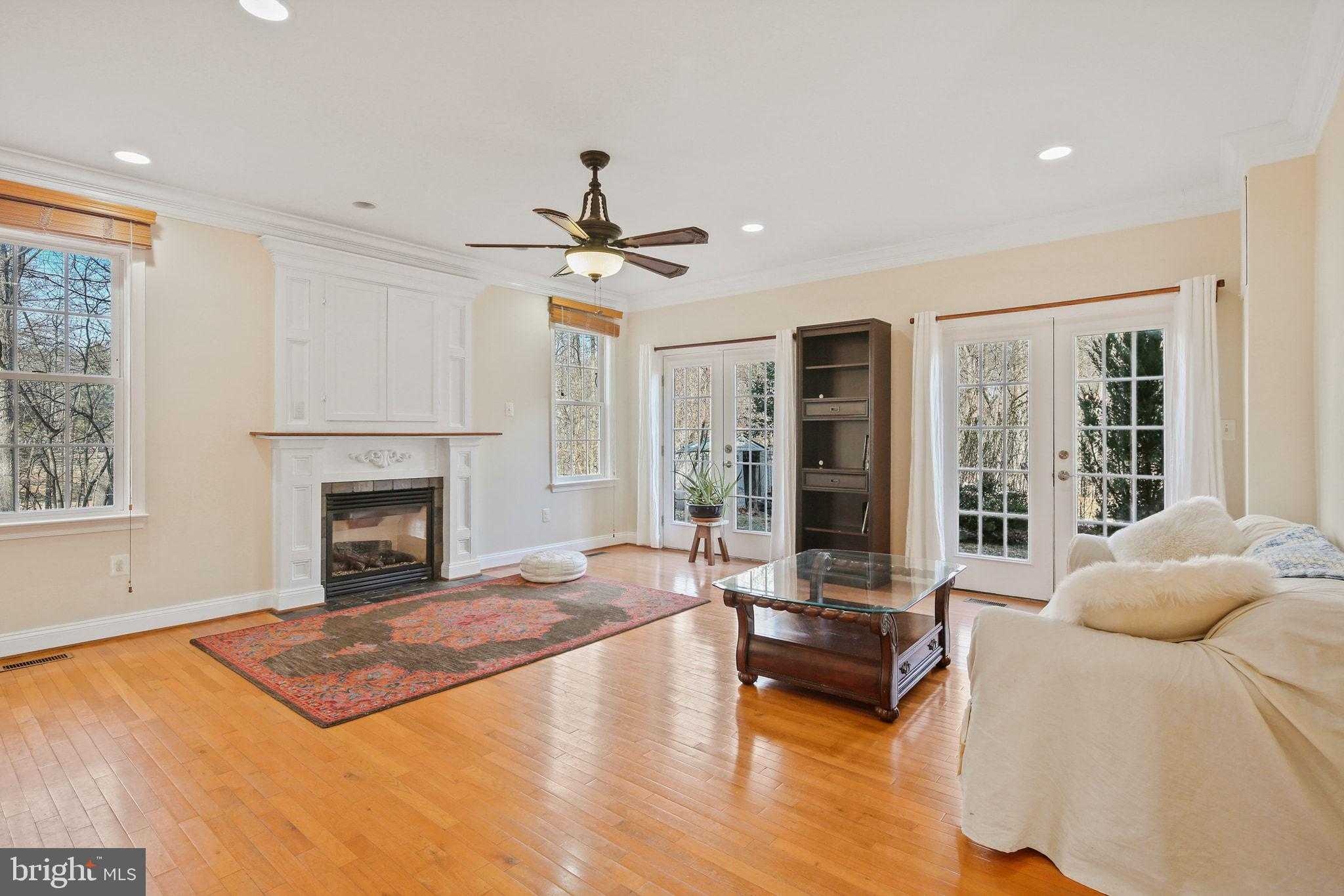 518 Calvin Ln photo 16