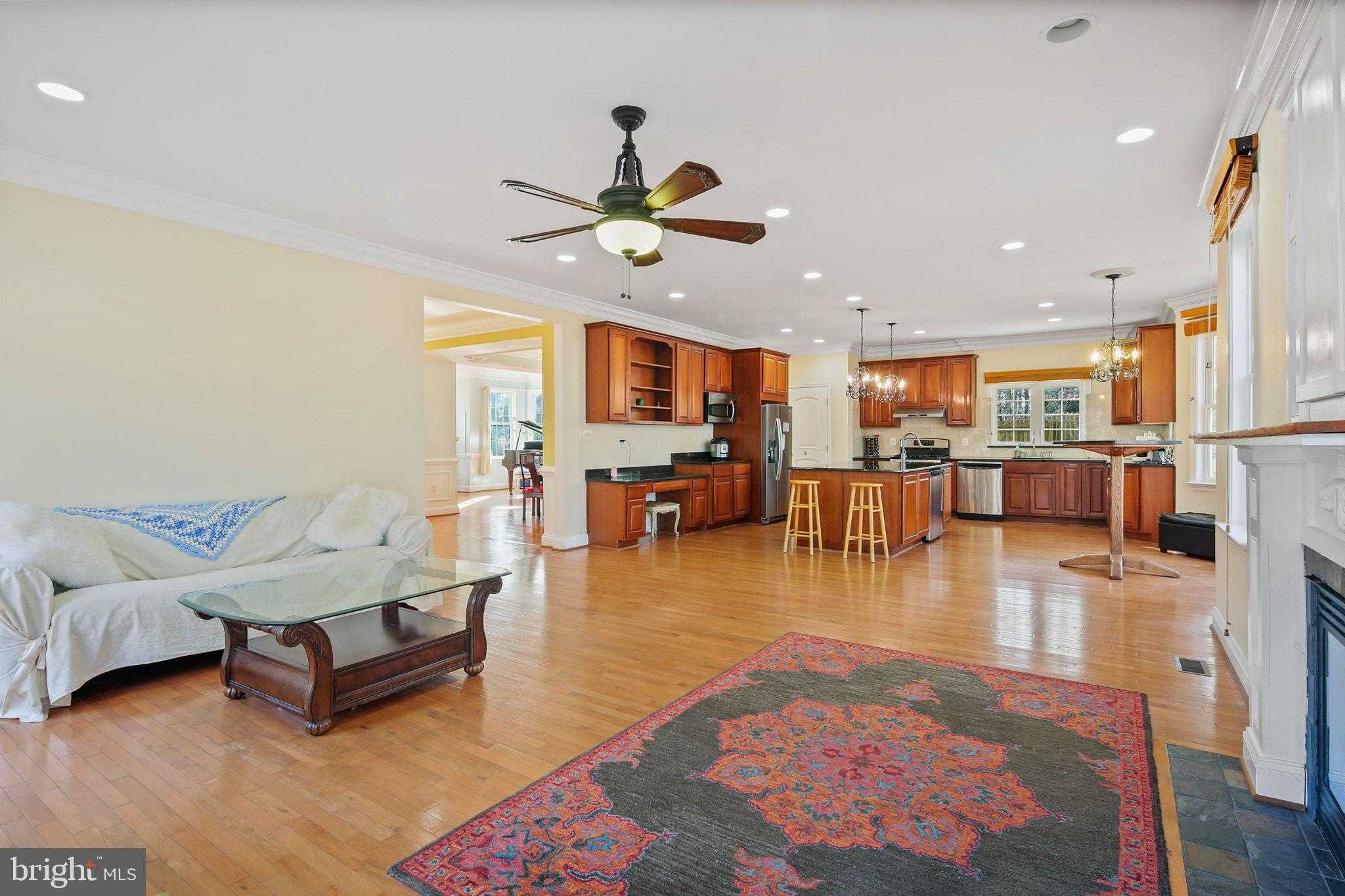 518 Calvin Ln photo 17