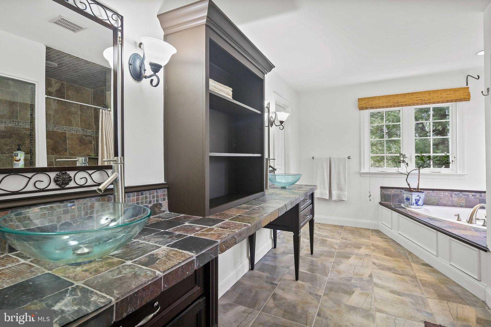 518 Calvin Ln photo 24