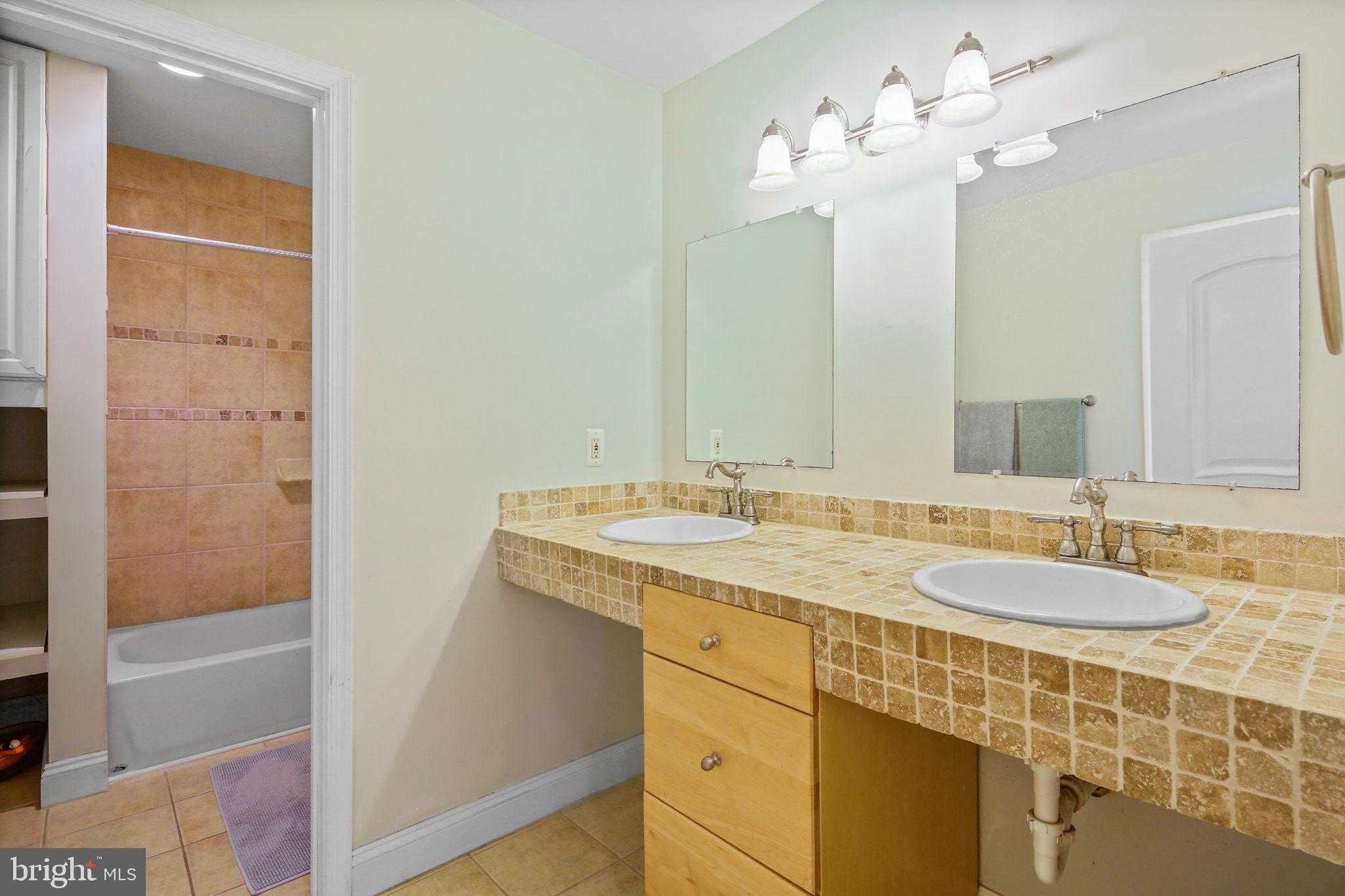 518 Calvin Ln photo 33