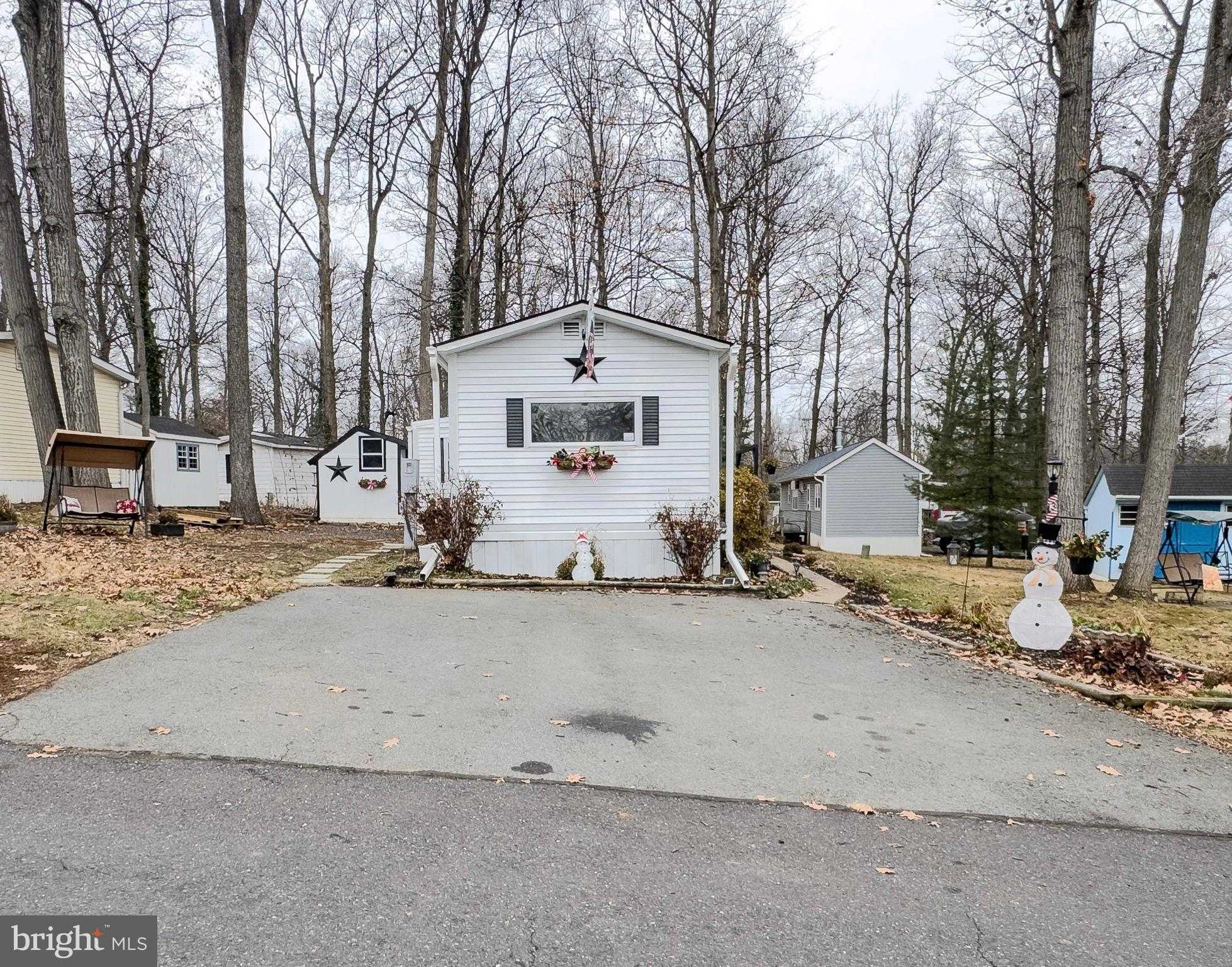 3 Hickory Ln photo 2