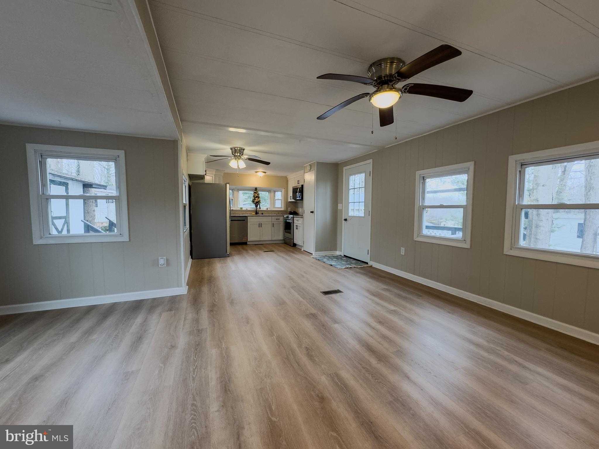 3 Hickory Ln photo 5