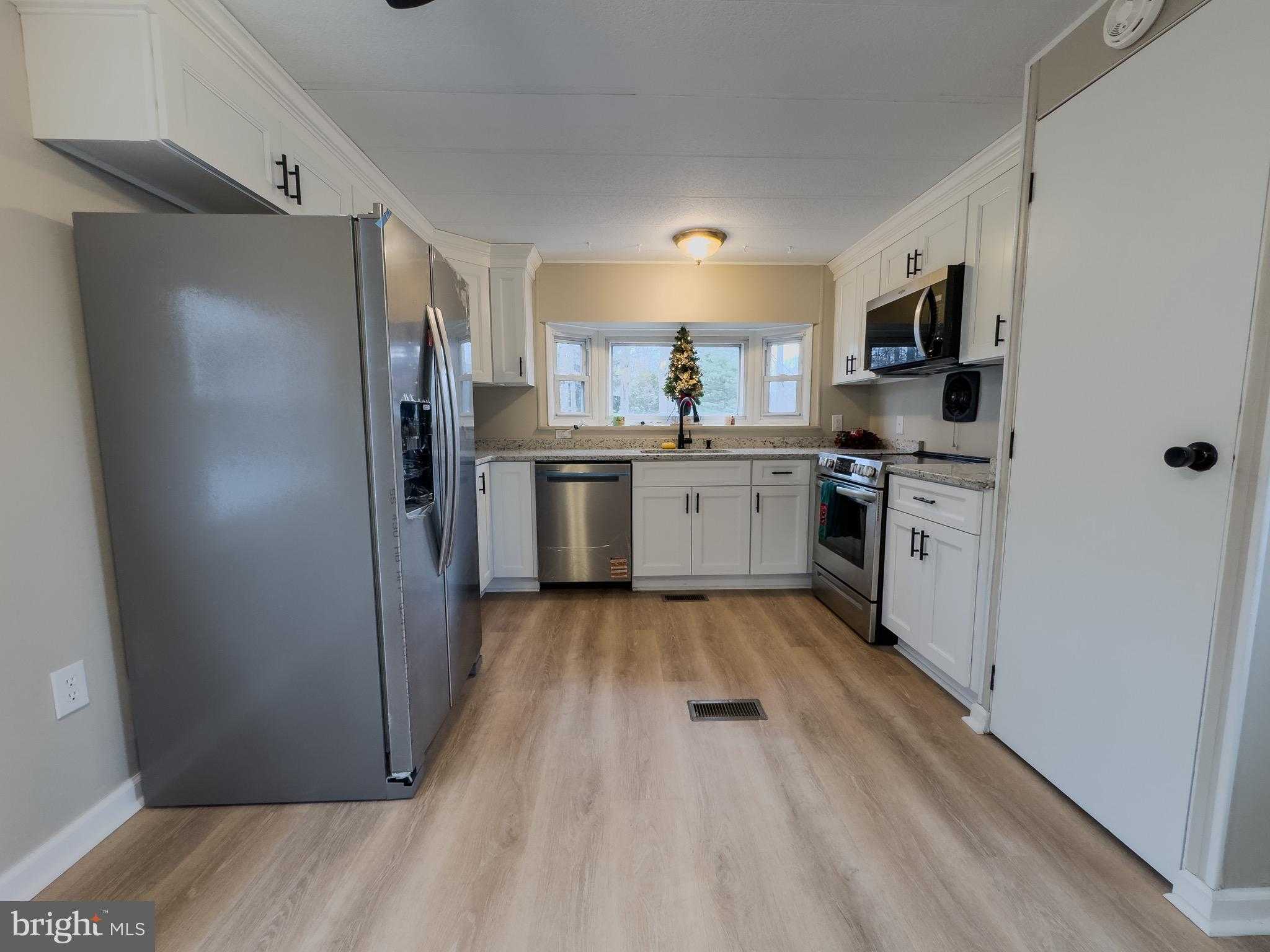 3 Hickory Ln photo 7