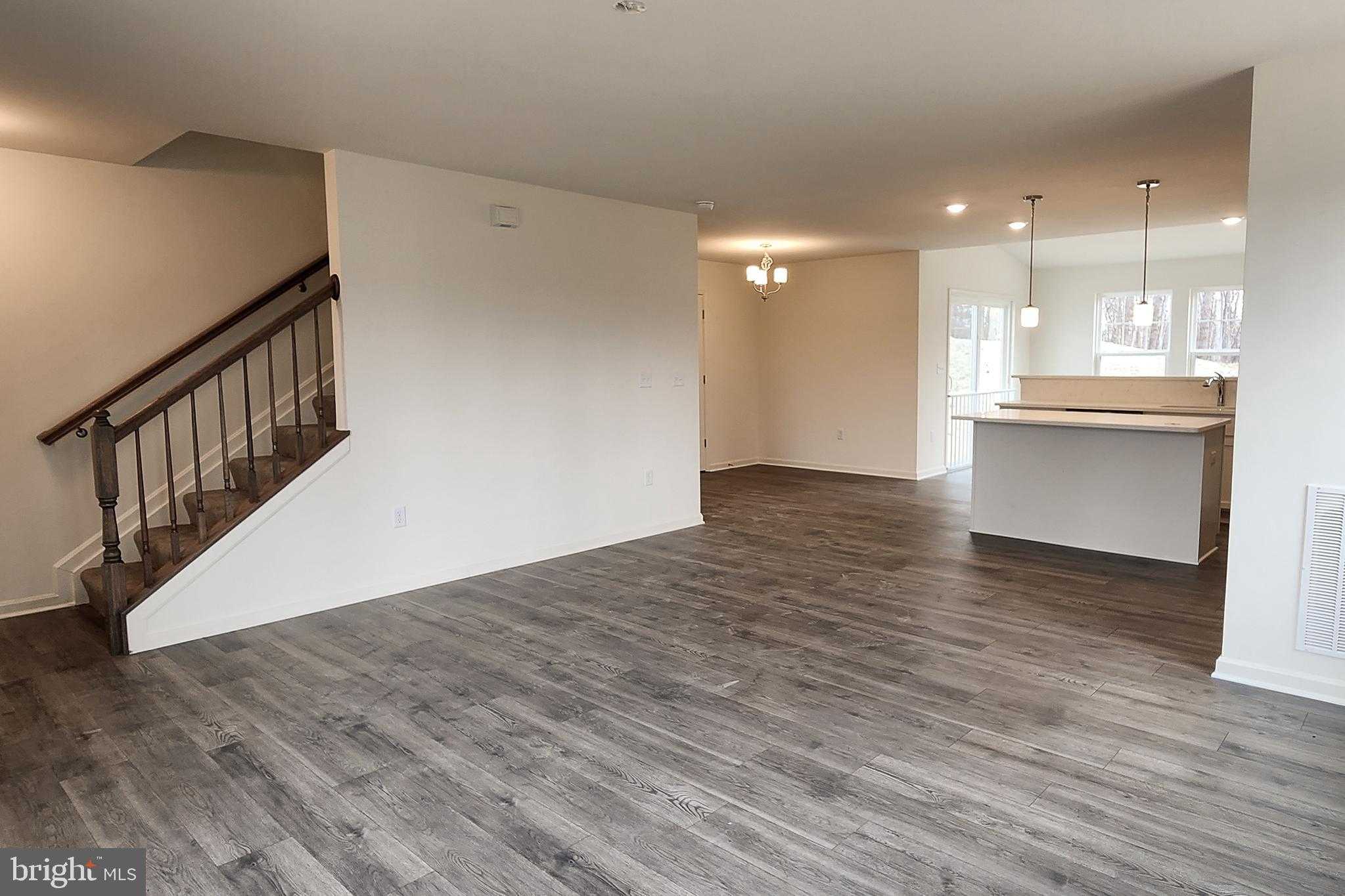 11 Paddock Ct photo 4