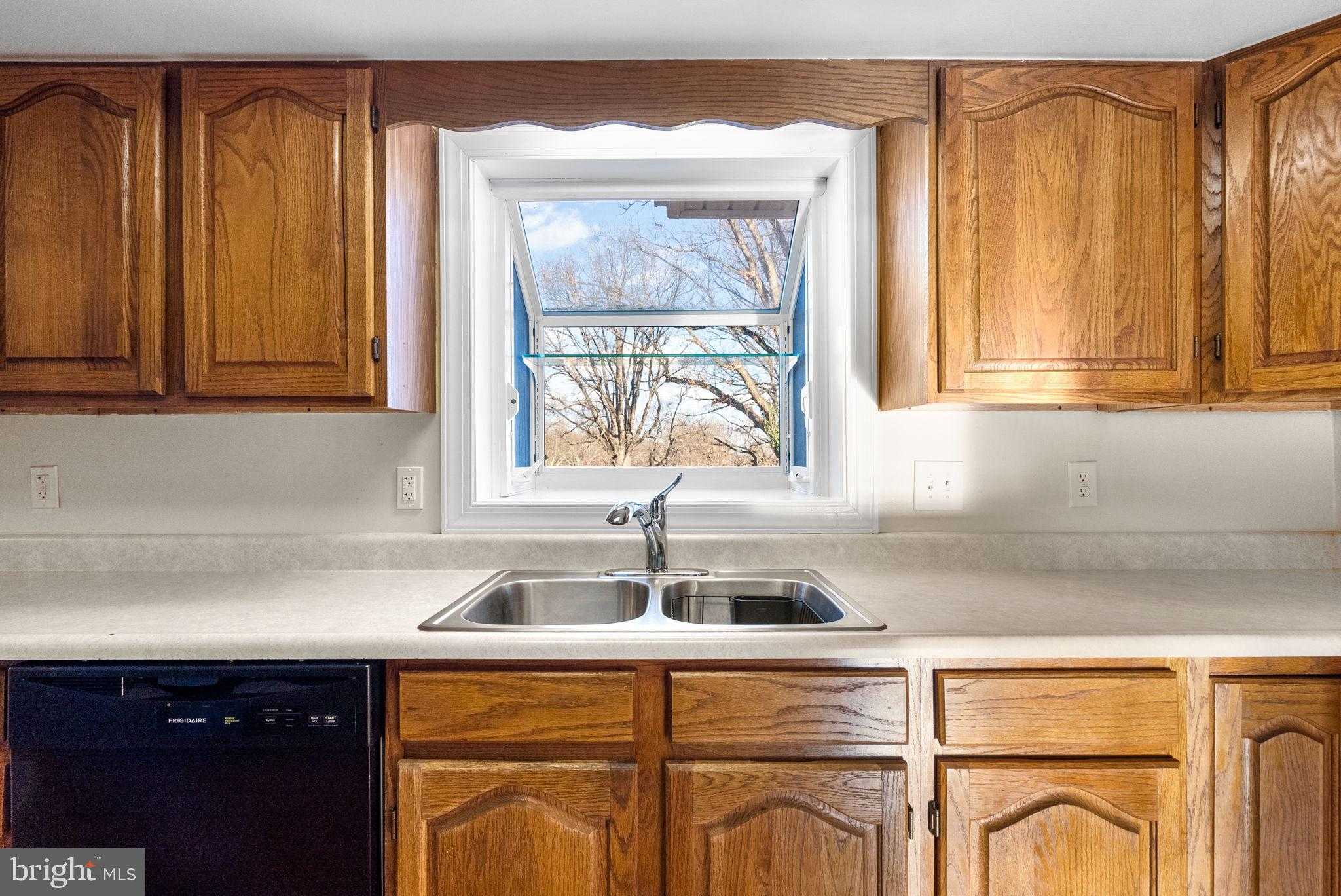 6219 Thornwood Dr photo 13