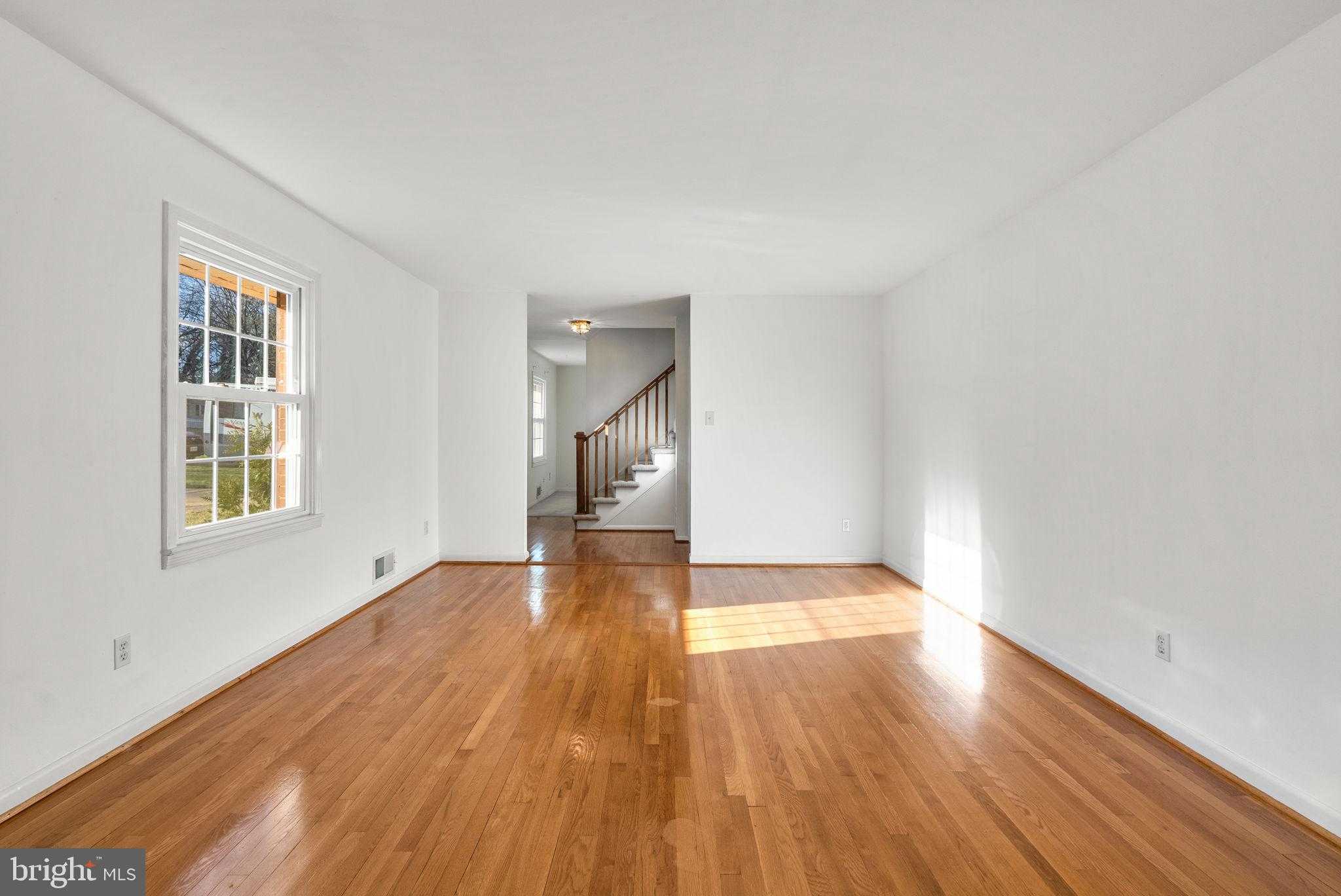 6219 Thornwood Dr photo 4