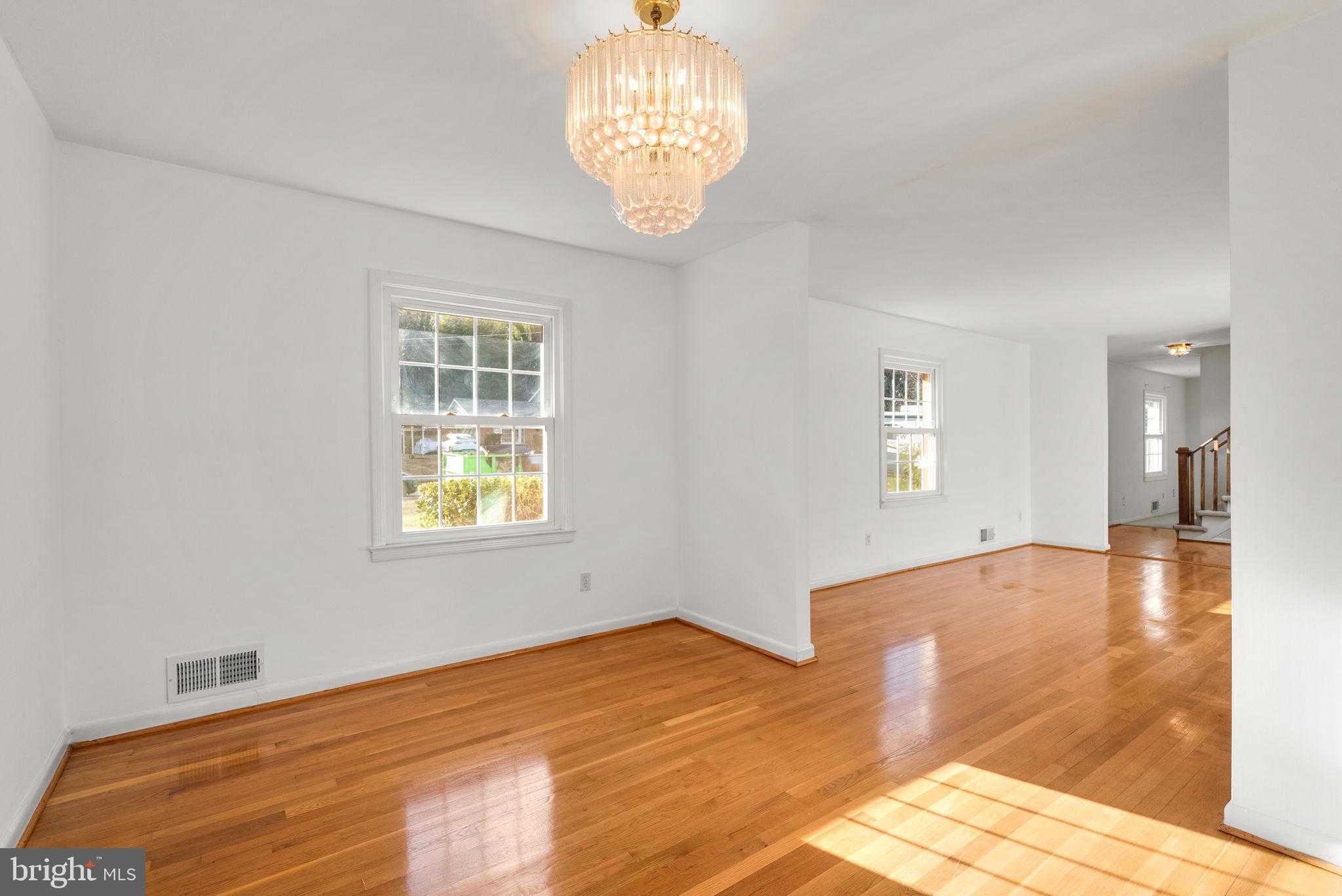 6219 Thornwood Dr photo 6