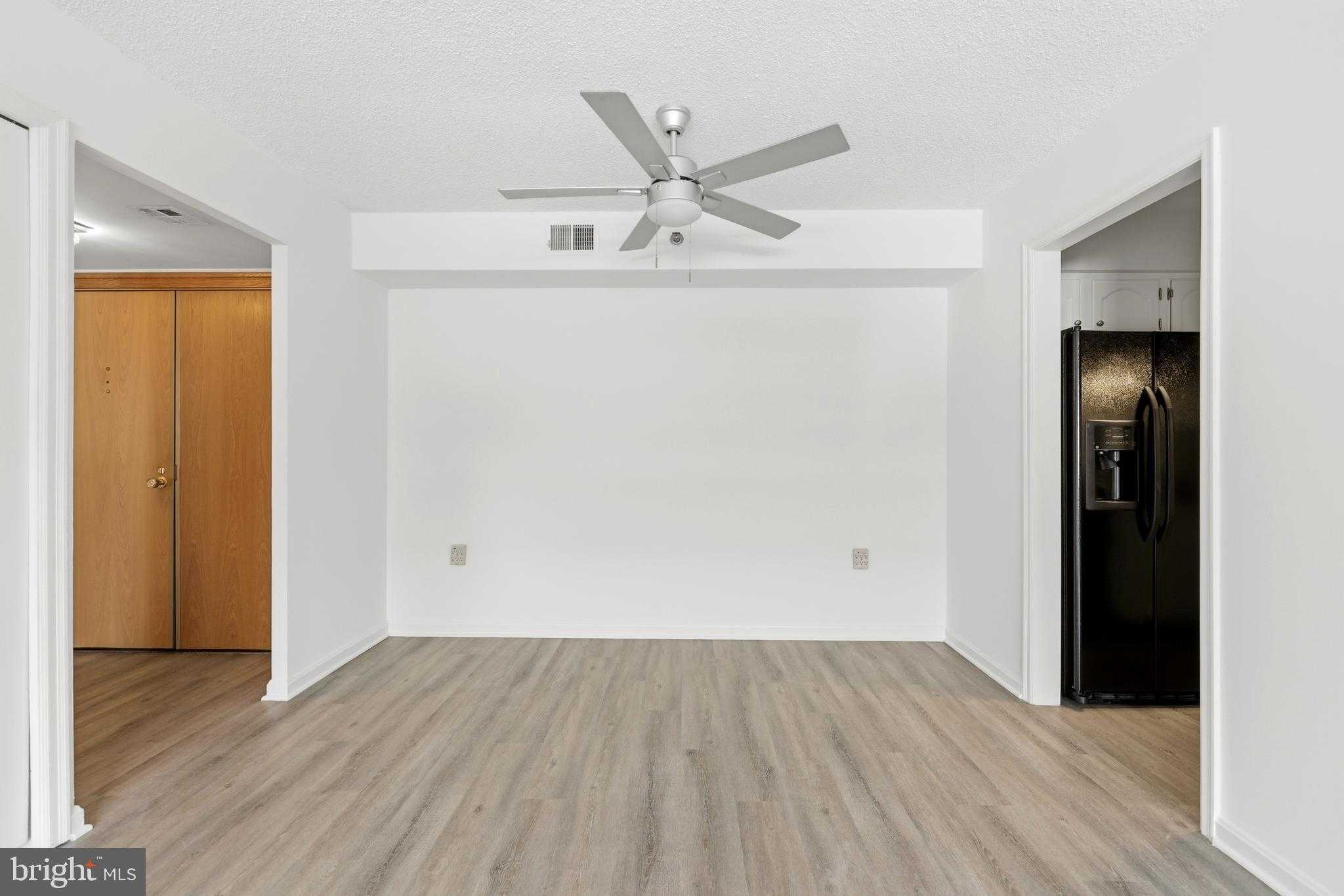 1301 N Courthouse Rd Apt 1205 photo 6