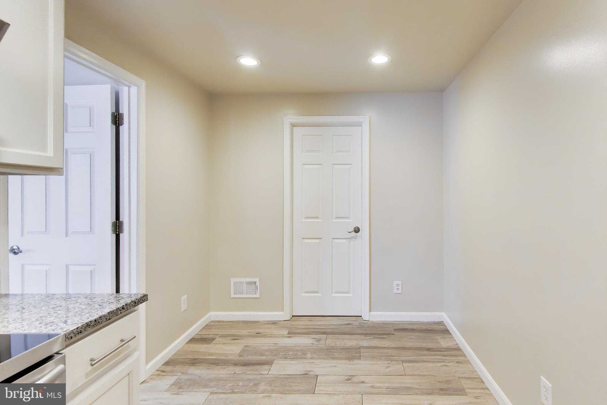 9200 Linden Grove CT photo 46