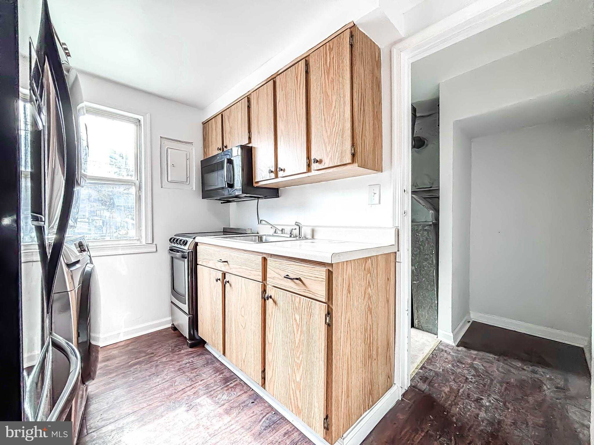 414 Avondale Rd photo 24