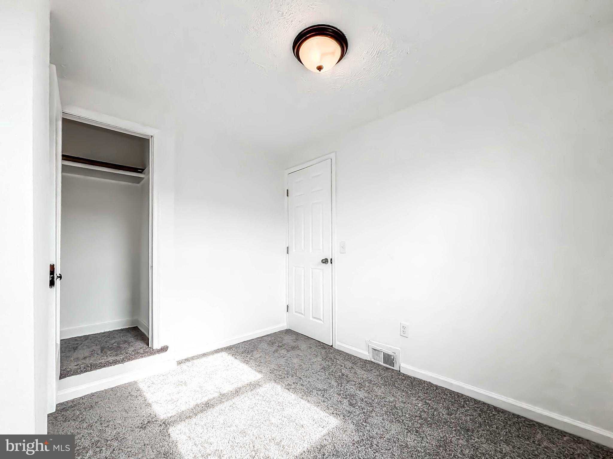 414 Avondale Rd photo 9