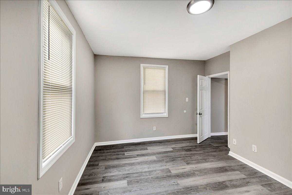 5728 Govane Ave photo 11