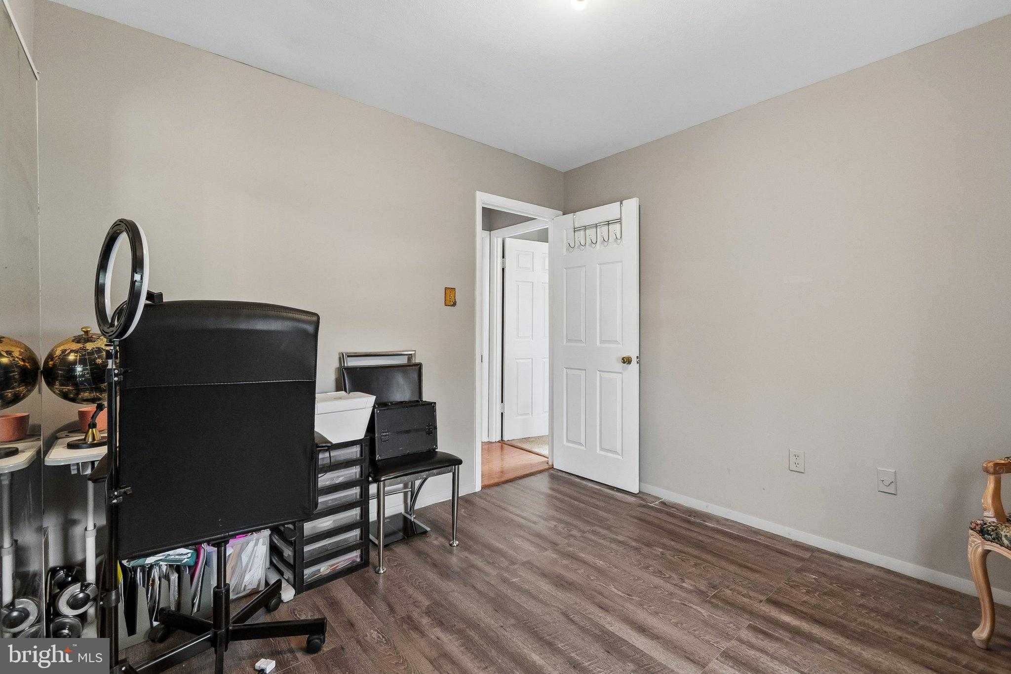 9900 New Orchard Dr photo 20