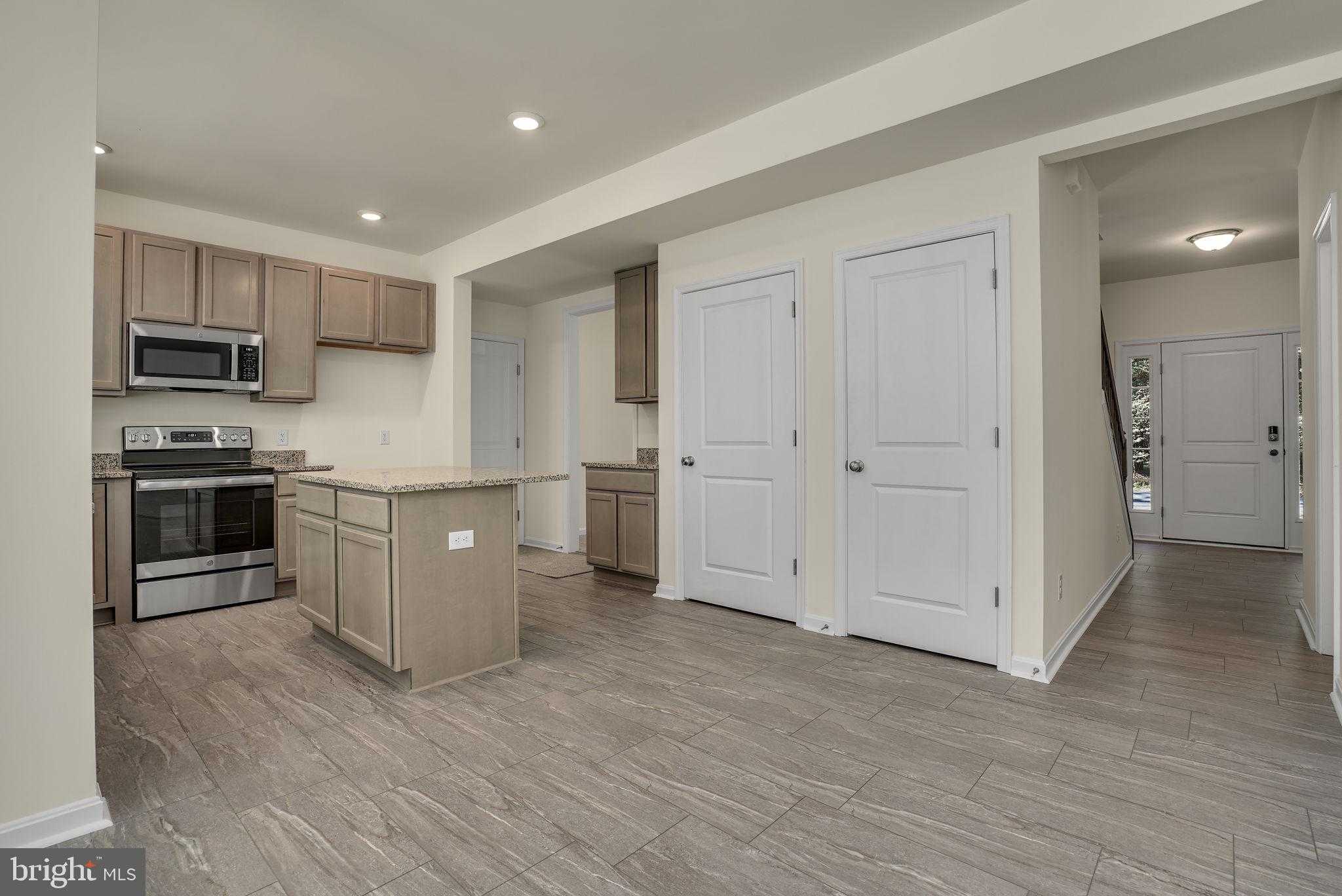 Main Sail Ct photo 31