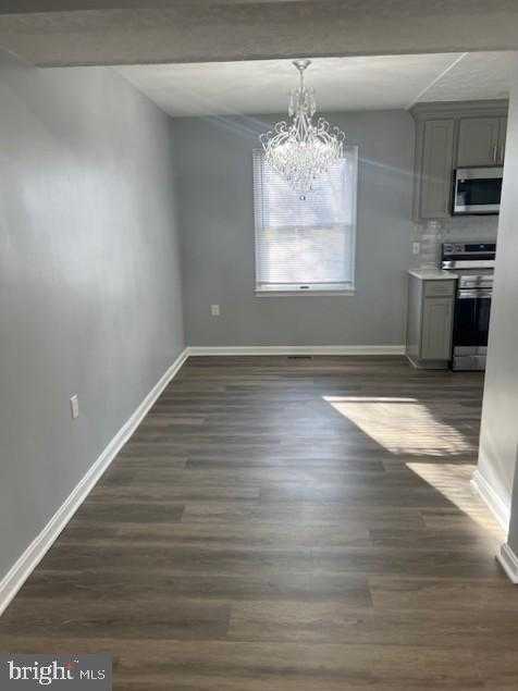 711 E Cork St photo 4