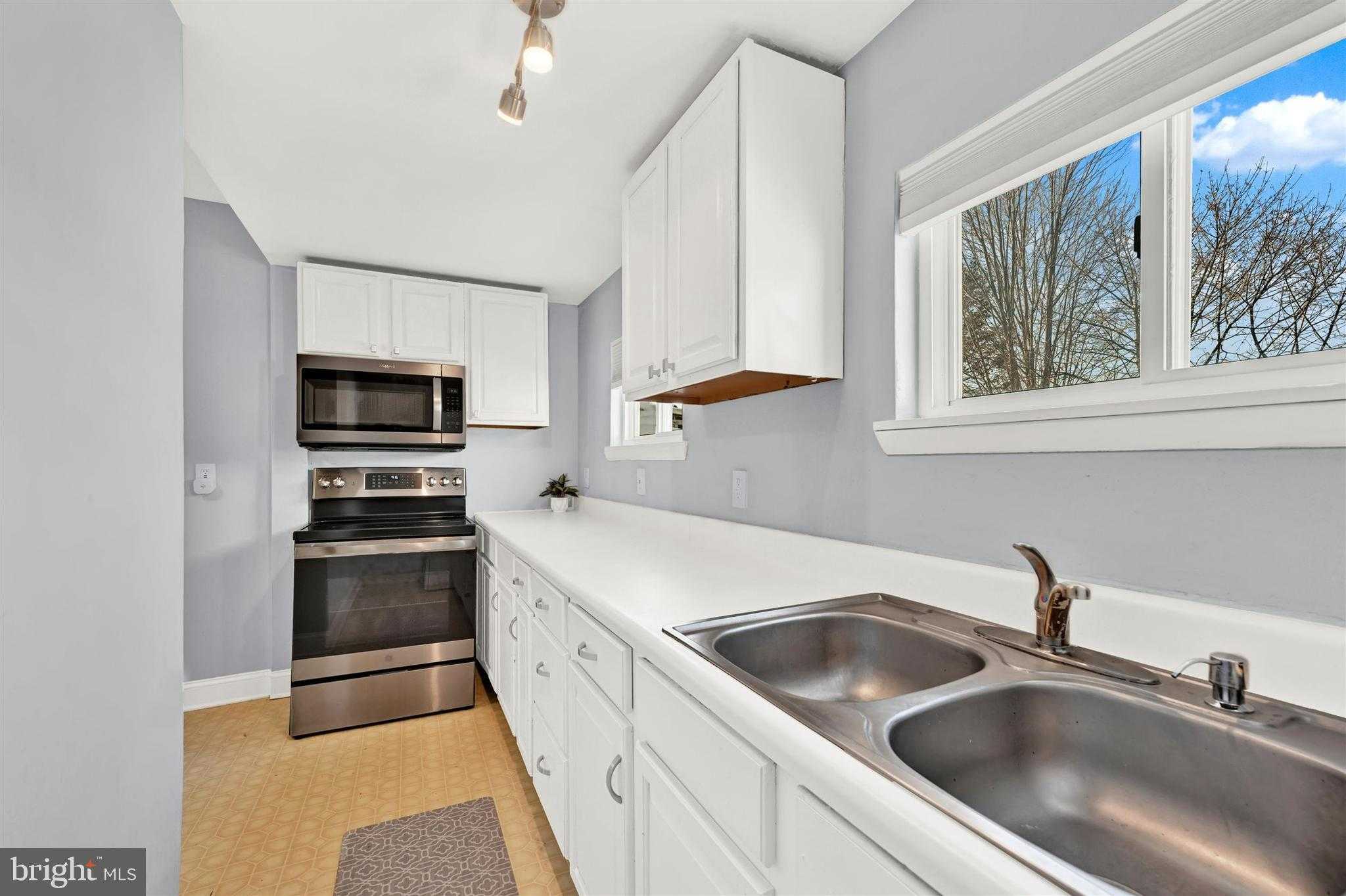 125 W Main St photo 20