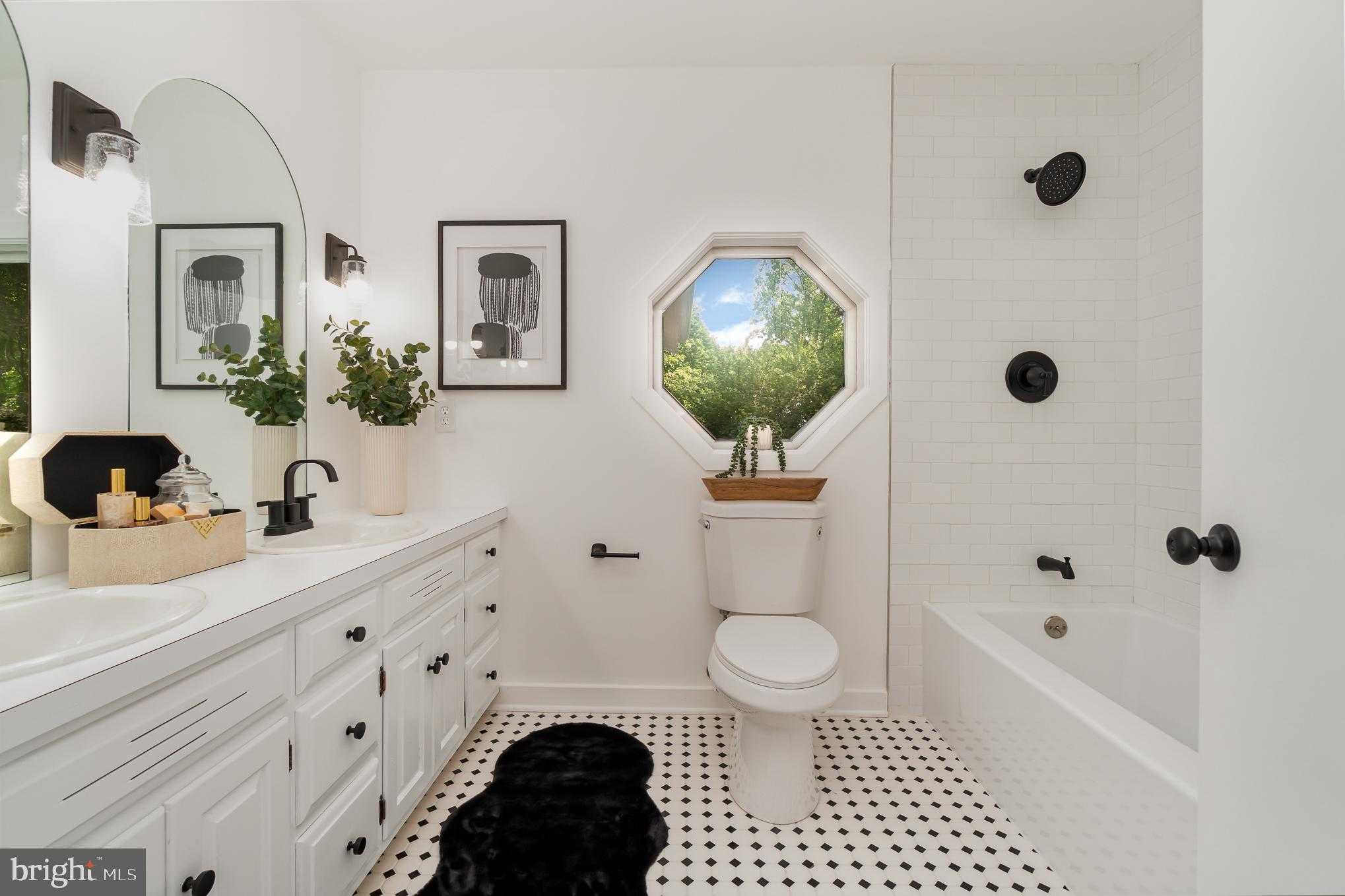 555 Hilltop Rd photo 33