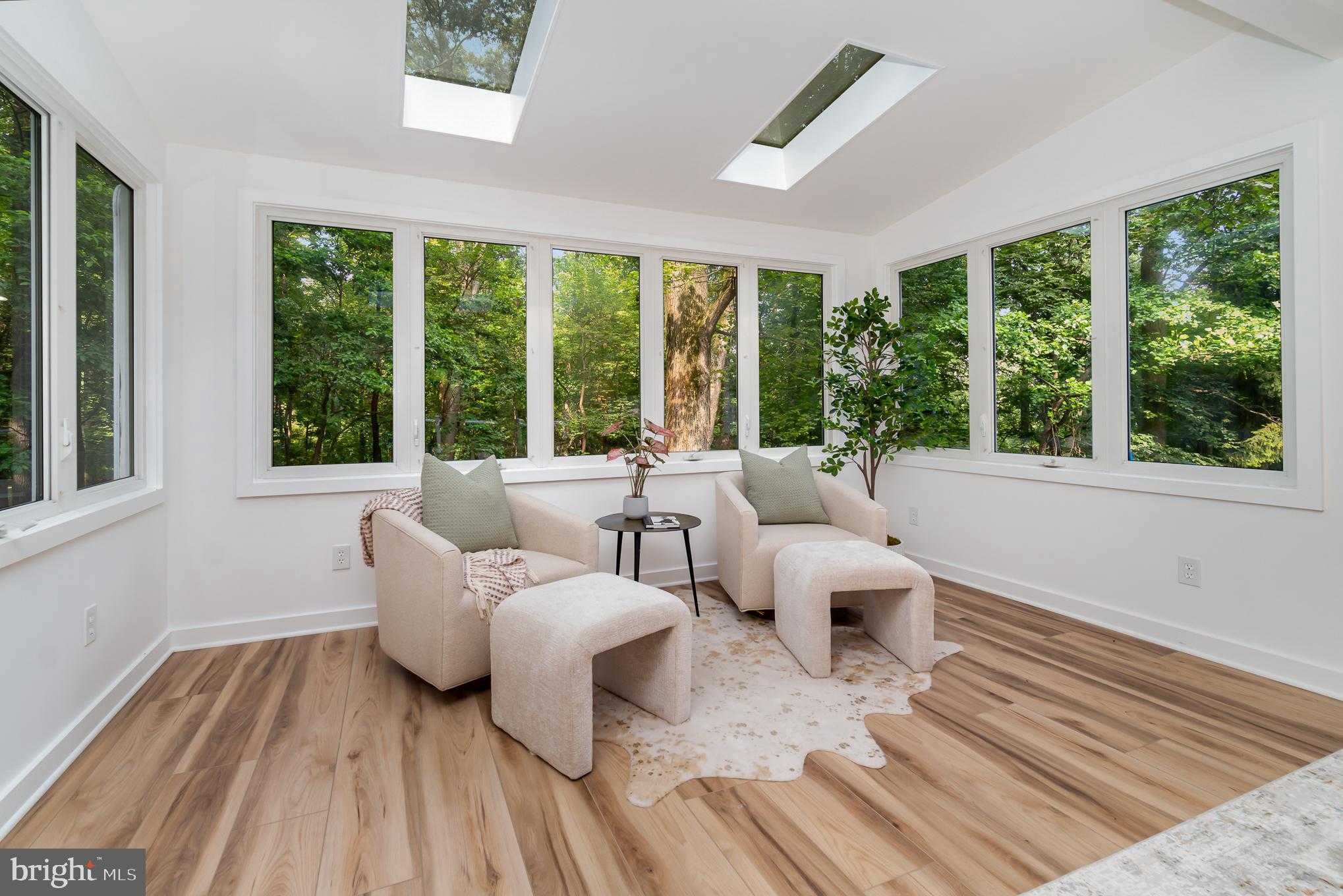 555 Hilltop Rd photo 37