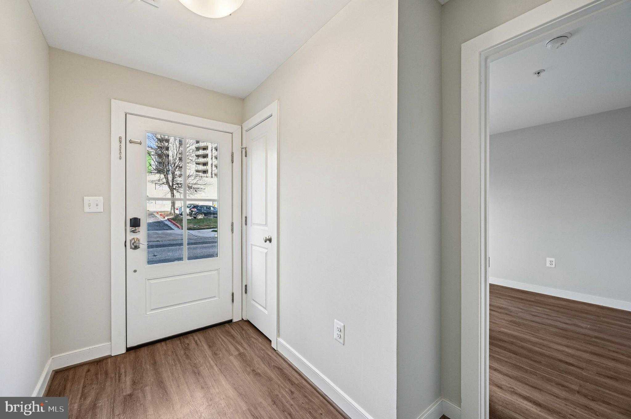 220 E Pennsylvania Ave photo 4