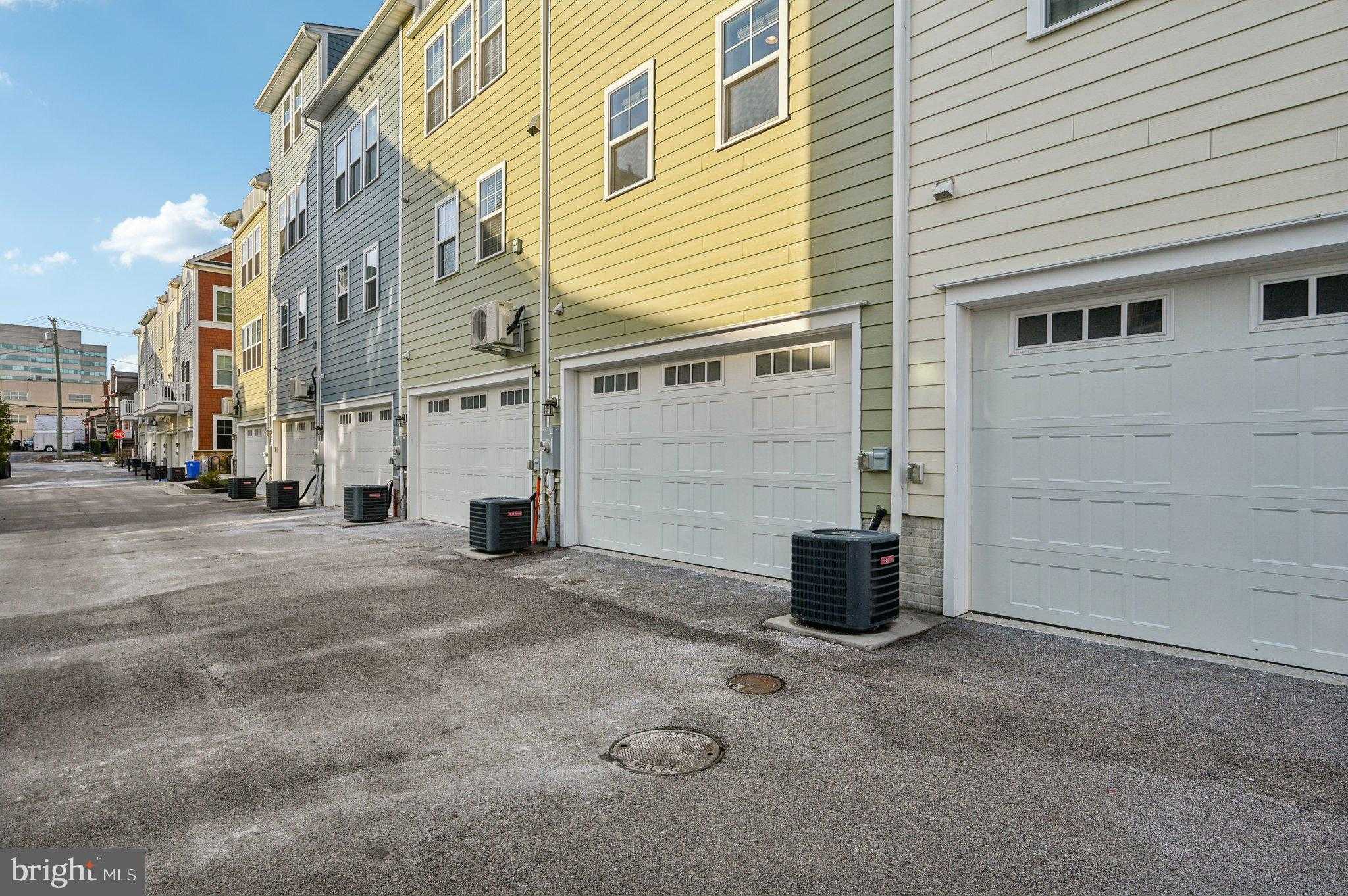 220 E Pennsylvania Ave photo 49