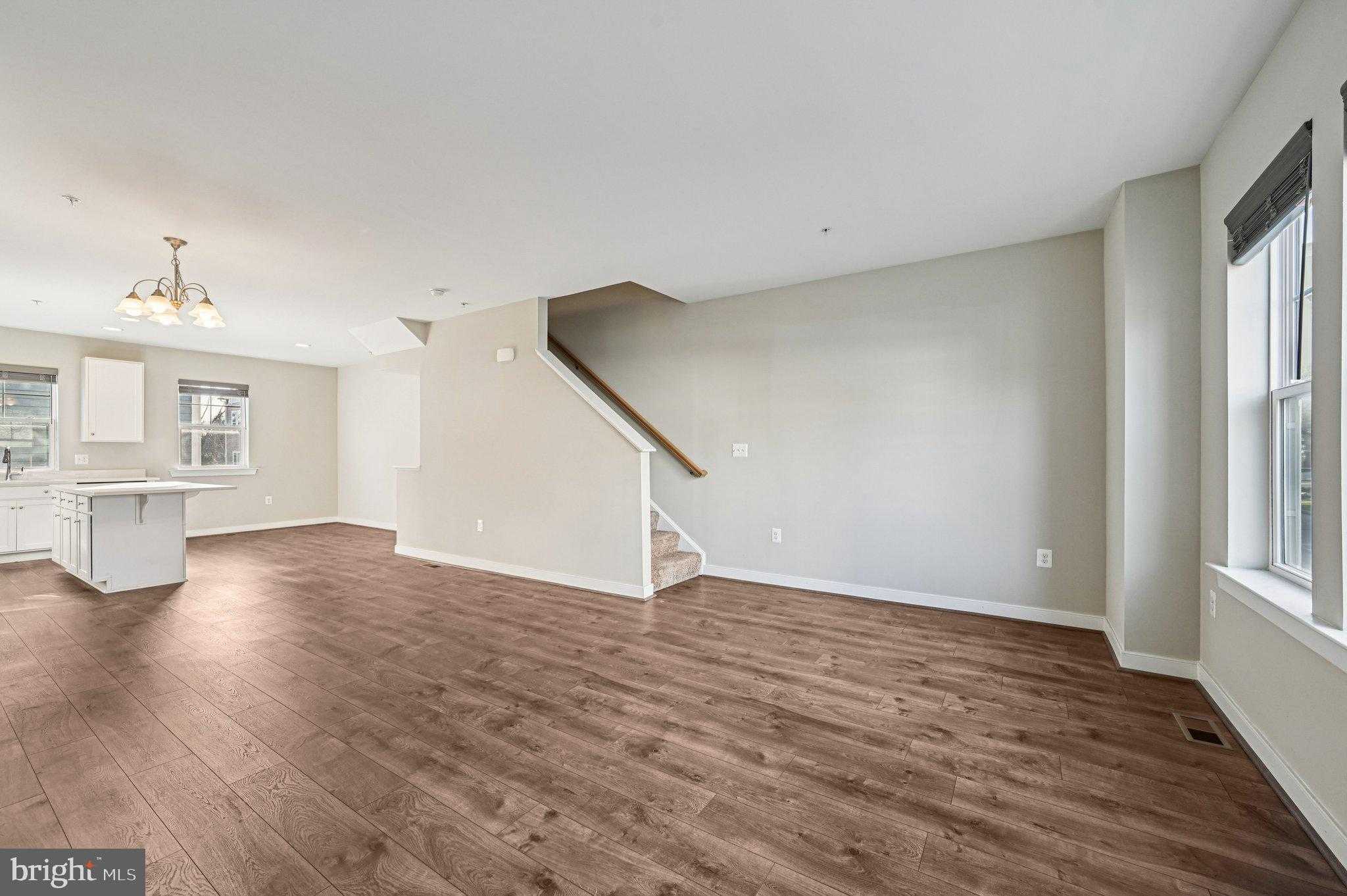 220 E Pennsylvania Ave photo 8