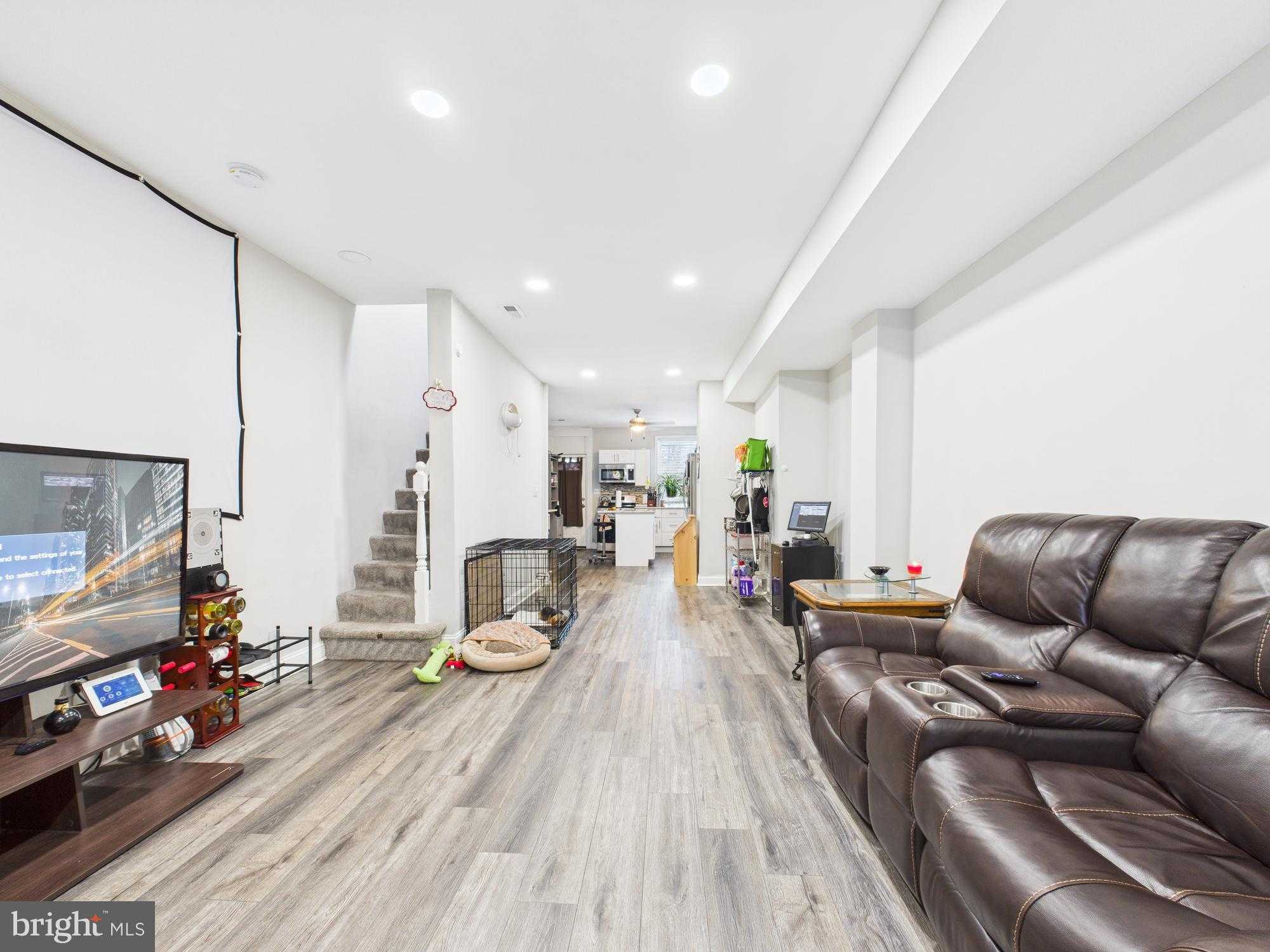 1526 N Patterson Park Ave photo 2