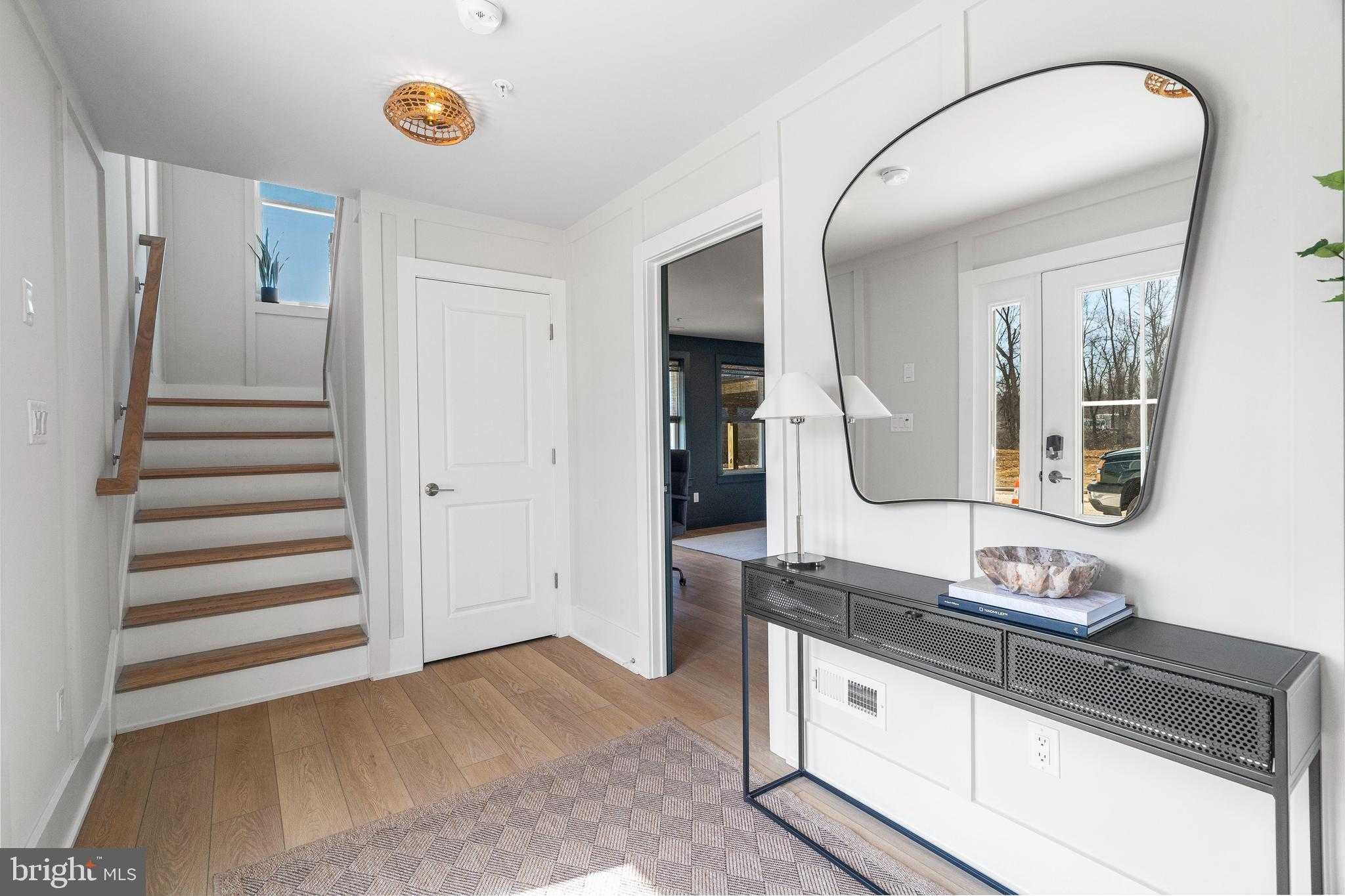 260 River Trail Cir photo 3